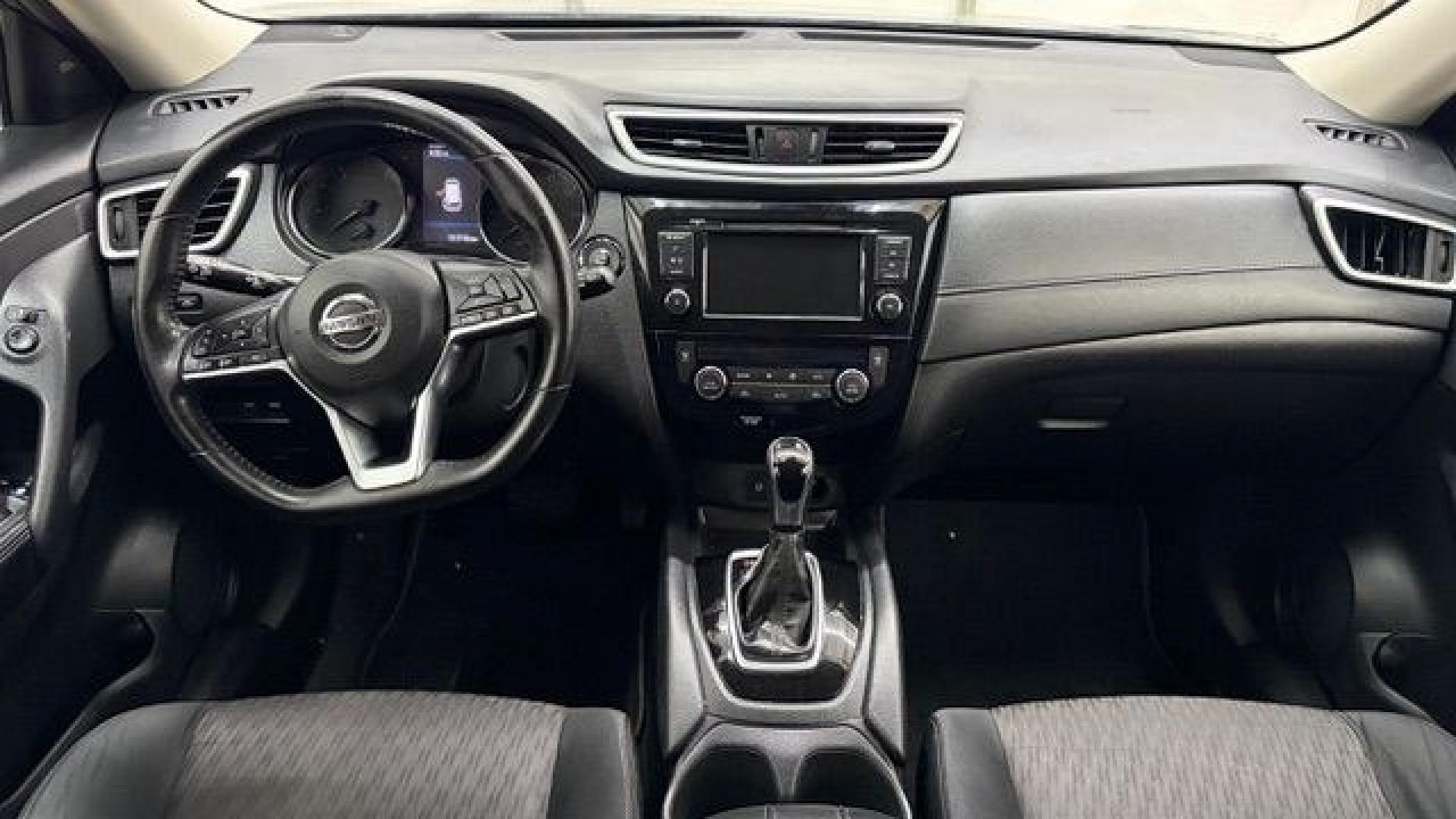 2019 Black Nissan Rogue SV (JN8AT2MT0KW) with an 2.5L I-4 DOHC engine, located at 1806 Veterans Memorial Hwy SW, Austell, GA, 30168, (770) 944-9558, 33.817959, -84.606987 - Photo#15