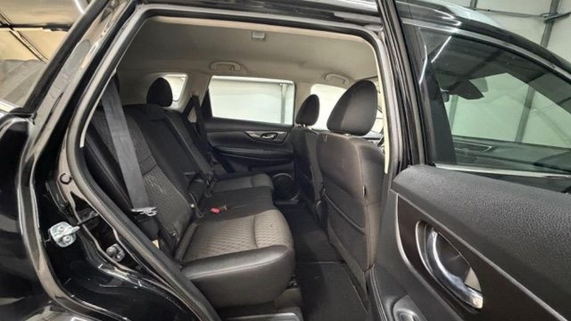 2019 Black Nissan Rogue SV (JN8AT2MT0KW) with an 2.5L I-4 DOHC engine, located at 1806 Veterans Memorial Hwy SW, Austell, GA, 30168, (770) 944-9558, 33.817959, -84.606987 - Photo#17