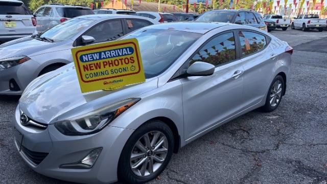 photo of 2015 Hyundai Elantra SE
