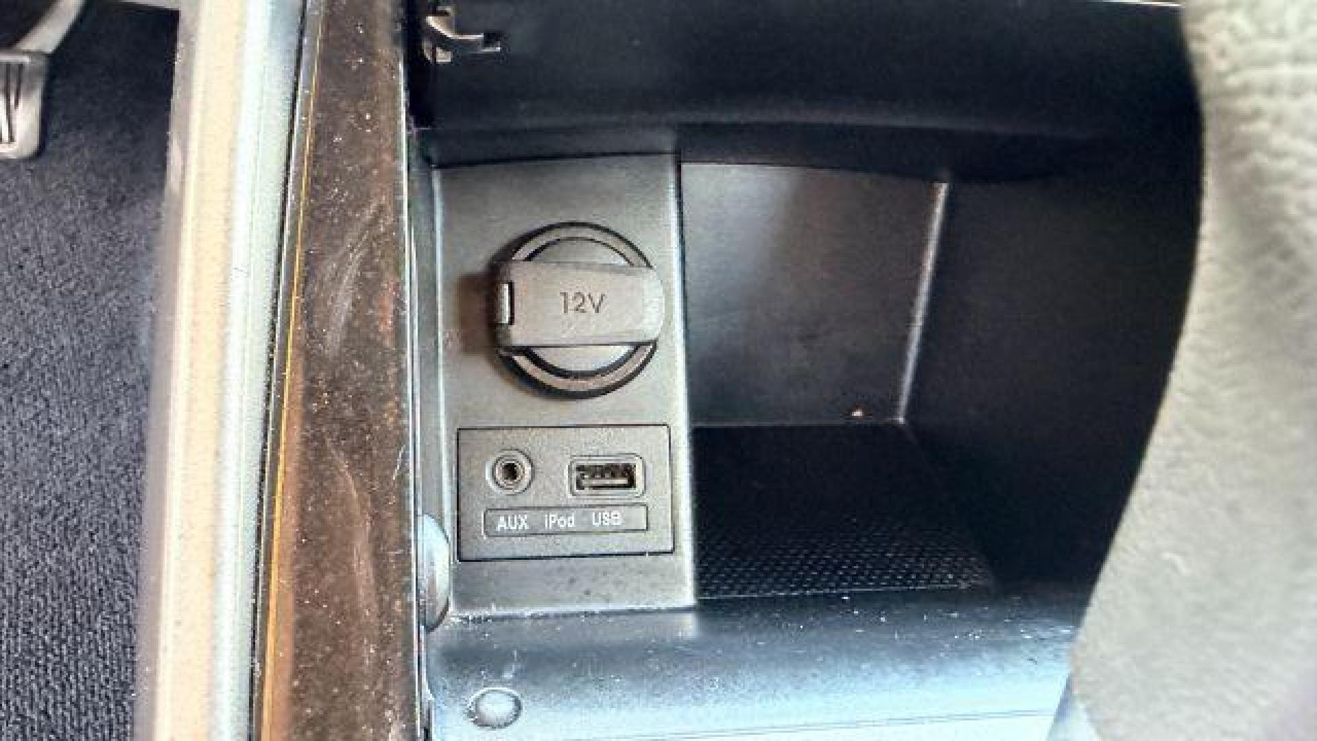 2011 Silver Hyundai Elantra GLS (Ulsan Plant) (KMHDH4AE2BU) with an 1.8L I-4 DOHC engine, located at 1806 Veterans Memorial Hwy SW, Austell, GA, 30168, (770) 944-9558, 33.817959, -84.606987 - Photo#10