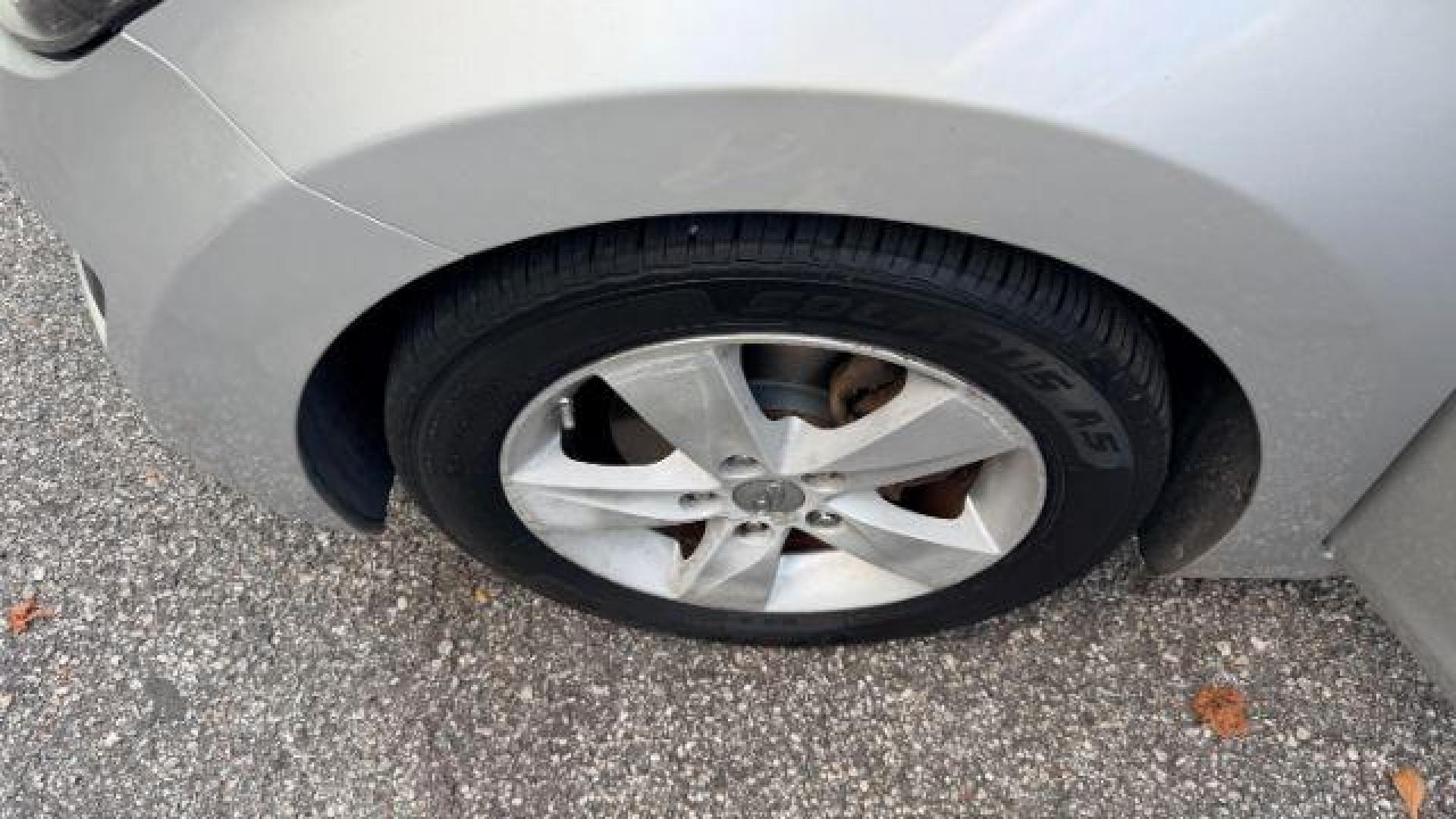 2011 Silver Hyundai Elantra GLS (Ulsan Plant) (KMHDH4AE2BU) with an 1.8L I-4 DOHC engine, located at 1806 Veterans Memorial Hwy SW, Austell, GA, 30168, (770) 944-9558, 33.817959, -84.606987 - Photo#12