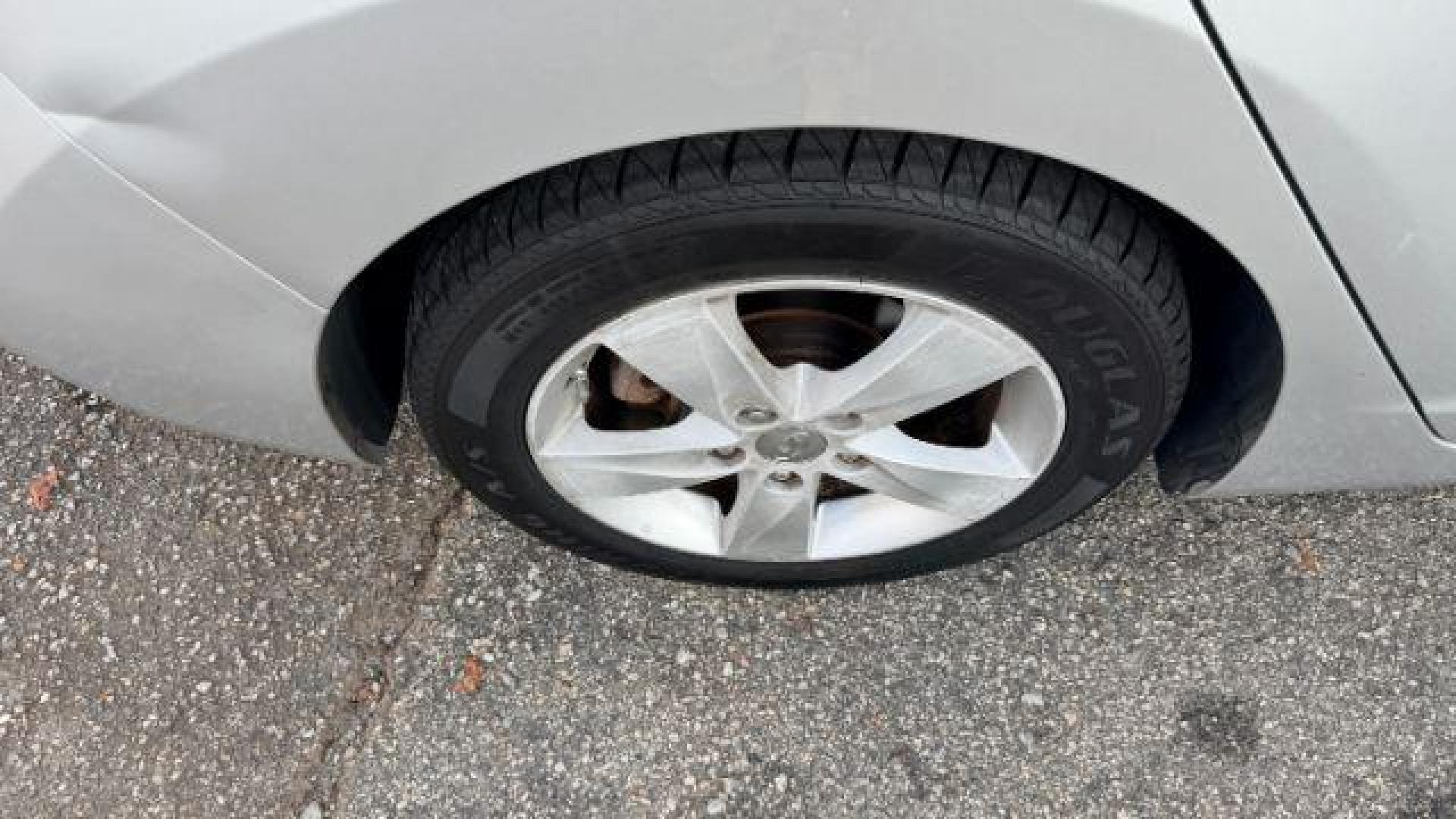 2011 Silver Hyundai Elantra GLS (Ulsan Plant) (KMHDH4AE2BU) with an 1.8L I-4 DOHC engine, located at 1806 Veterans Memorial Hwy SW, Austell, GA, 30168, (770) 944-9558, 33.817959, -84.606987 - Photo#14