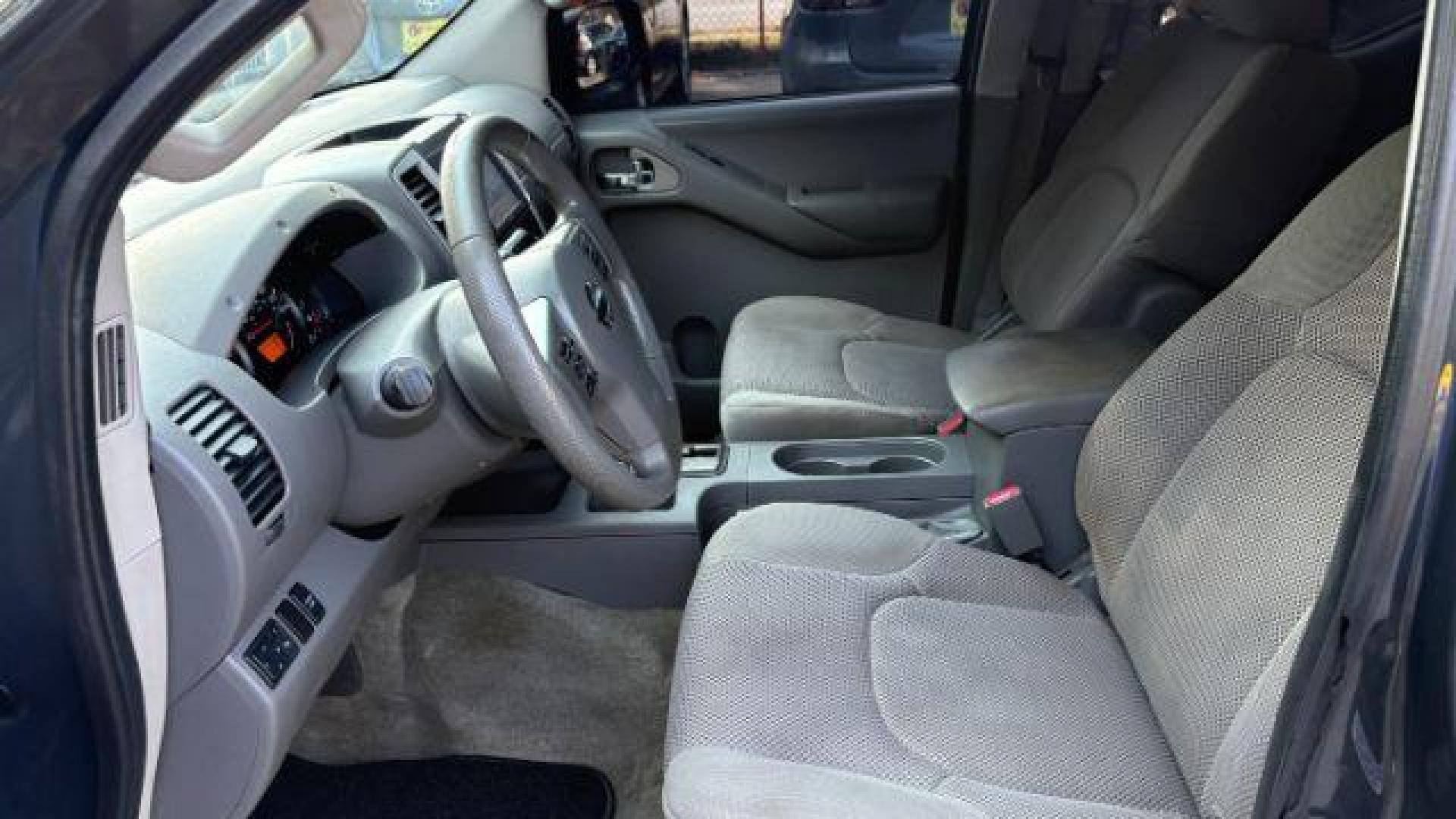 2013 Gray Nissan Frontier SV (1N6AD0ERXDN) with an VQ 4L V-6 DOHC engine, located at 1806 Veterans Memorial Hwy SW, Austell, GA, 30168, (770) 944-9558, 33.817959, -84.606987 - Photo#12