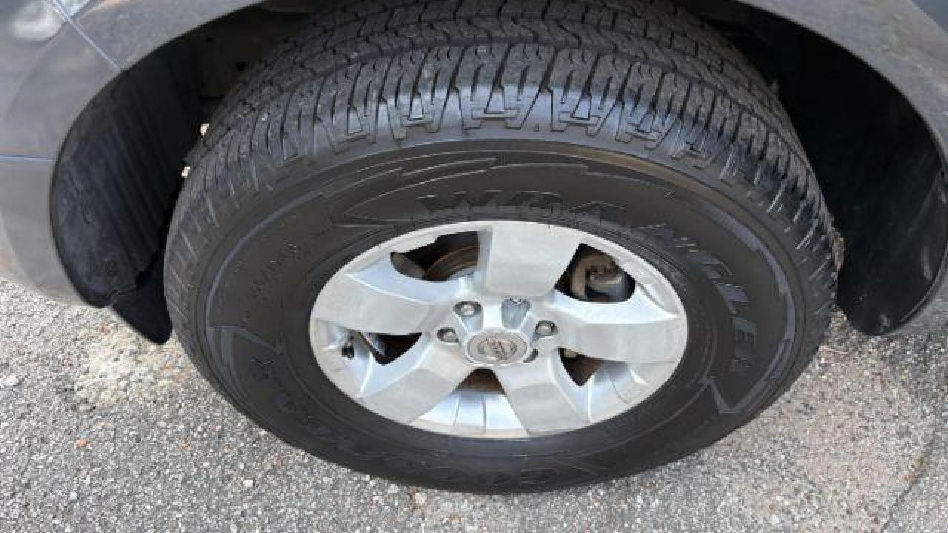 2013 Gray Nissan Frontier SV (1N6AD0ERXDN) with an VQ 4L V-6 DOHC engine, located at 1806 Veterans Memorial Hwy SW, Austell, GA, 30168, (770) 944-9558, 33.817959, -84.606987 - Photo#15