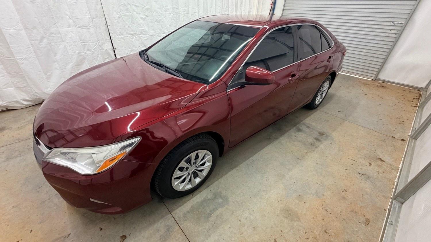 2017 RED Toyota Camry LE (4T1BF1FK6HU) with an 2.5L I-4 DOHC engine, located at 1806 Veterans Memorial Hwy SW, Austell, GA, 30168, (770) 944-9558, 33.817959, -84.606987 - Photo#1