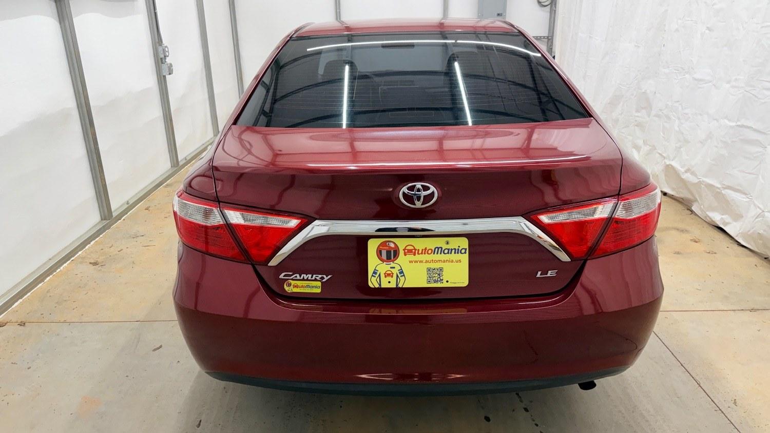 2017 RED Toyota Camry LE (4T1BF1FK6HU) with an 2.5L I-4 DOHC engine, located at 1806 Veterans Memorial Hwy SW, Austell, GA, 30168, (770) 944-9558, 33.817959, -84.606987 - Photo#2