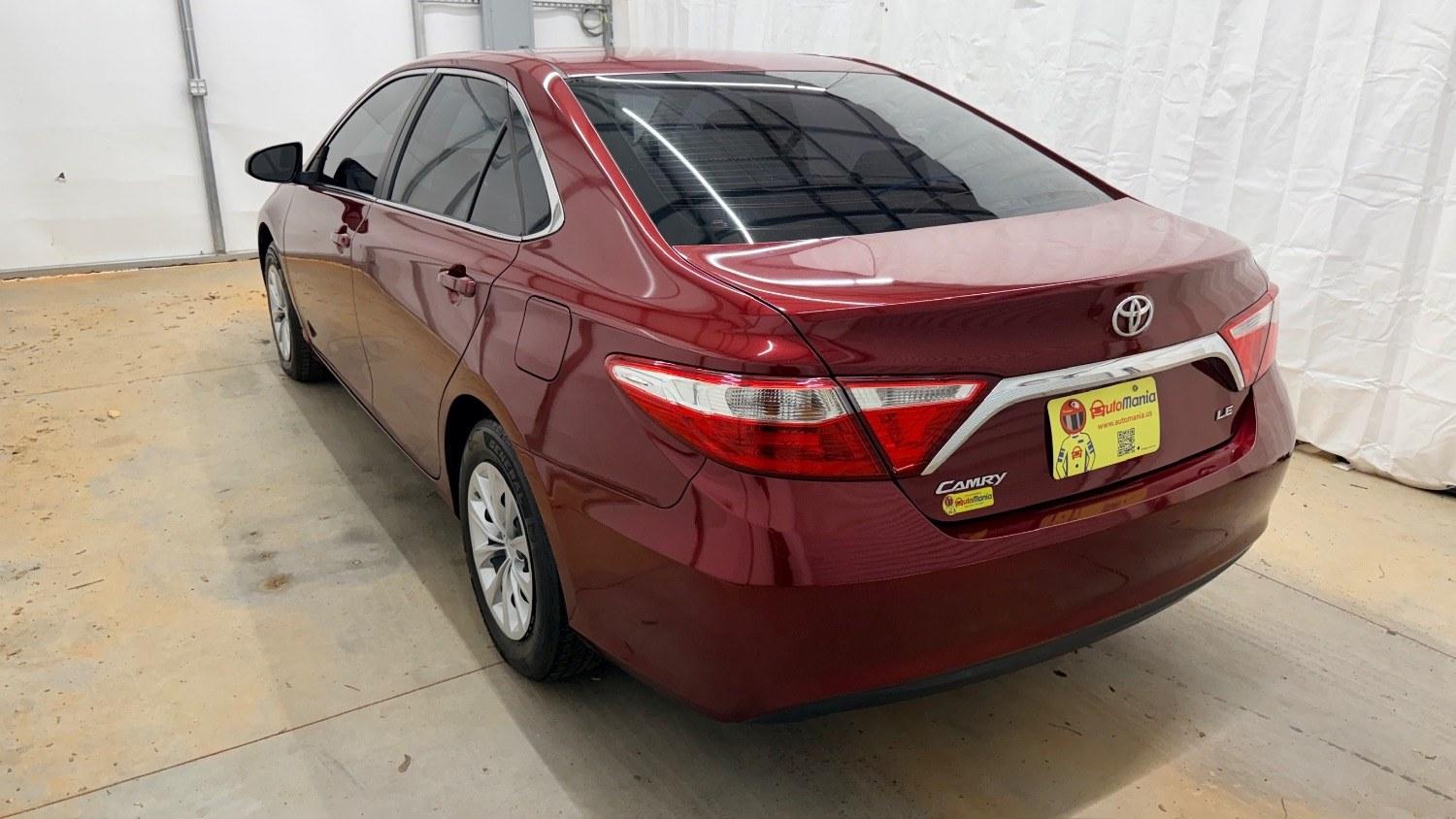 2017 RED Toyota Camry LE (4T1BF1FK6HU) with an 2.5L I-4 DOHC engine, located at 1806 Veterans Memorial Hwy SW, Austell, GA, 30168, (770) 944-9558, 33.817959, -84.606987 - Photo#7