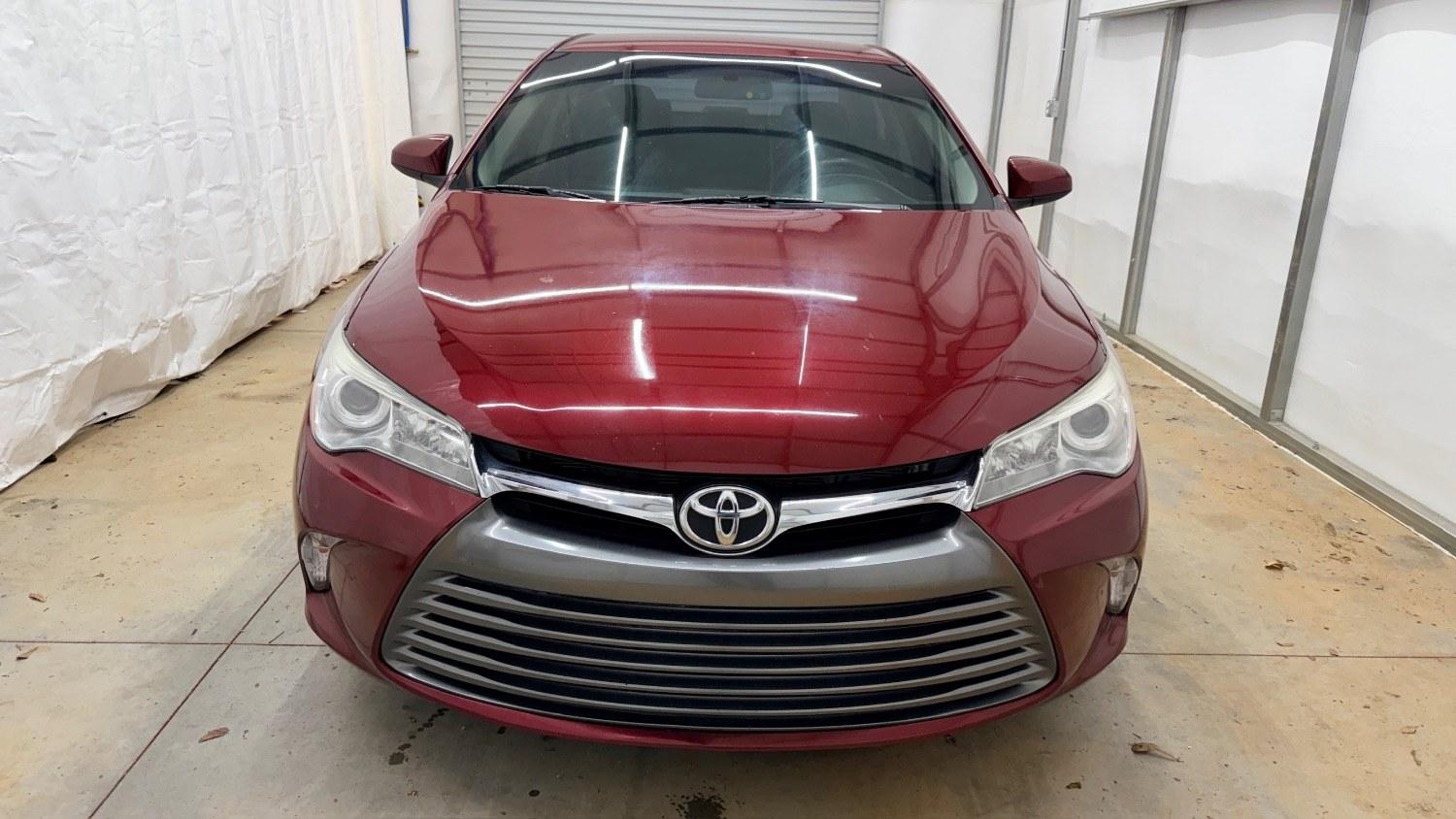 2017 RED Toyota Camry LE (4T1BF1FK6HU) with an 2.5L I-4 DOHC engine, located at 1806 Veterans Memorial Hwy SW, Austell, GA, 30168, (770) 944-9558, 33.817959, -84.606987 - Photo#8
