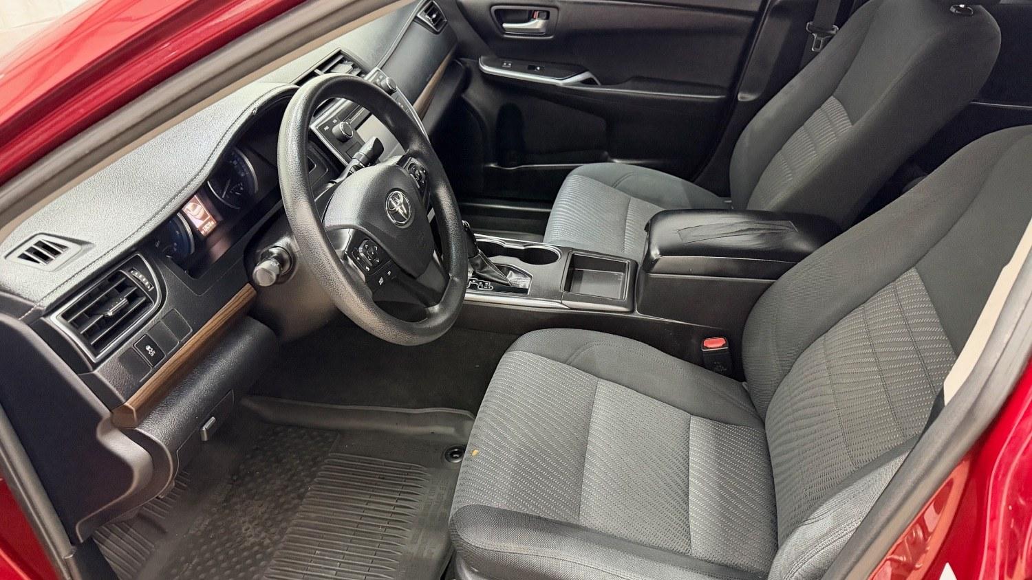2017 RED Toyota Camry LE (4T1BF1FK6HU) with an 2.5L I-4 DOHC engine, located at 1806 Veterans Memorial Hwy SW, Austell, GA, 30168, (770) 944-9558, 33.817959, -84.606987 - Photo#11