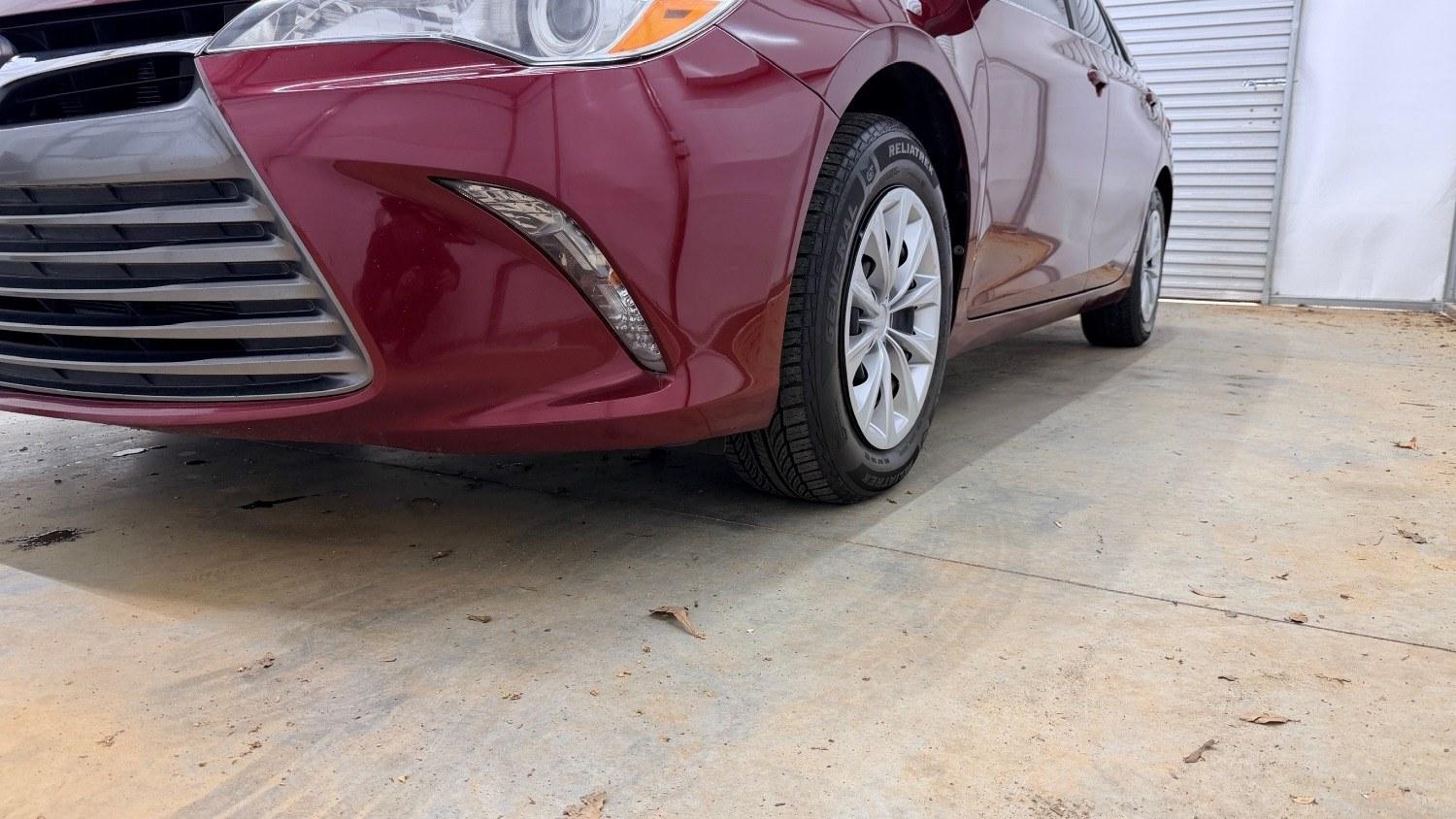 2017 RED Toyota Camry LE (4T1BF1FK6HU) with an 2.5L I-4 DOHC engine, located at 1806 Veterans Memorial Hwy SW, Austell, GA, 30168, (770) 944-9558, 33.817959, -84.606987 - Photo#19