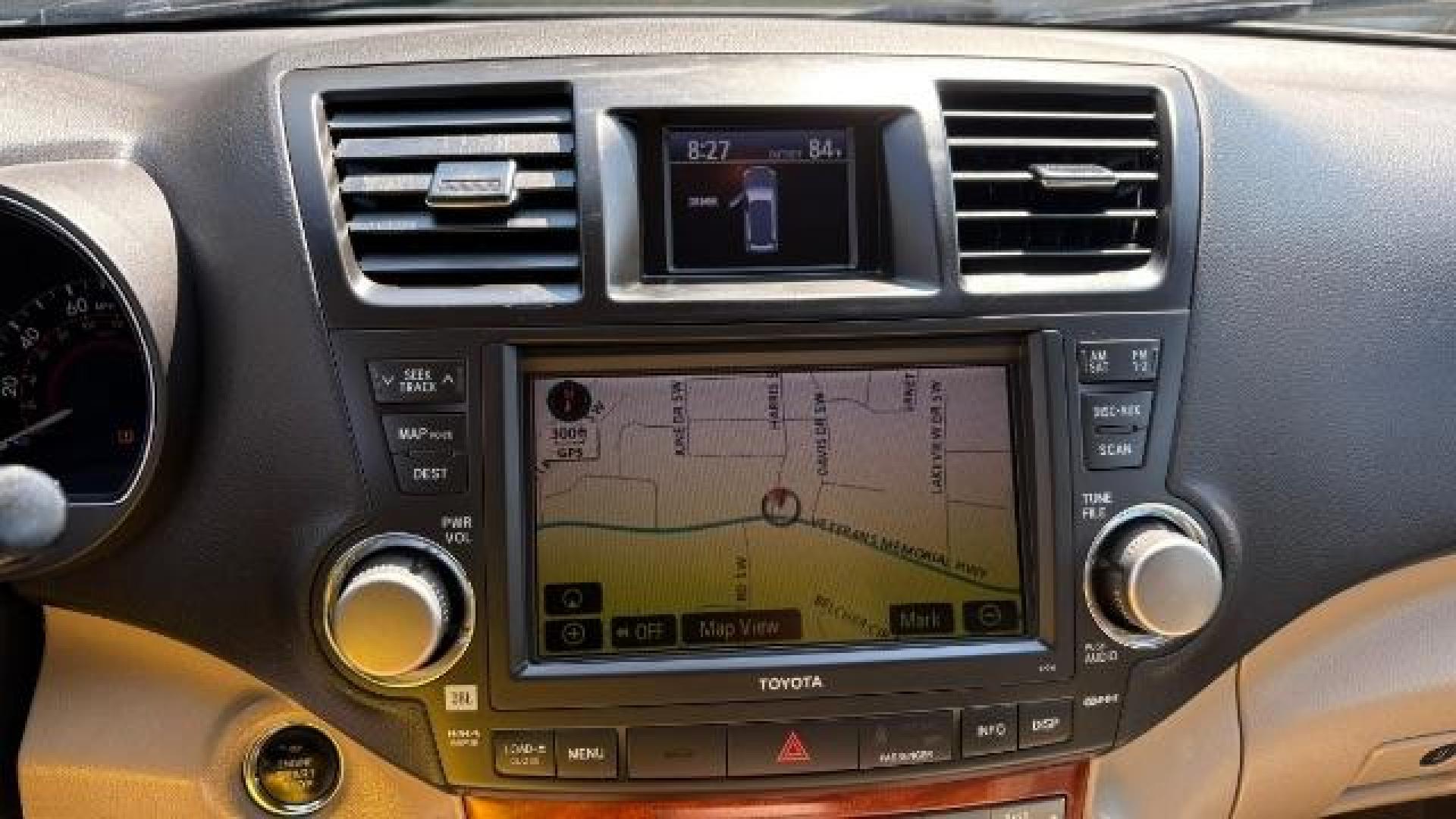 2009 Gray Toyota Highlander Limited 2WD (JTEDS42A392) with an 3.5L V6 DOHC 24V engine, 5-Speed Automatic transmission, located at 1806 Veterans Memorial Hwy SW, Austell, GA, 30168, (770) 944-9558, 33.817959, -84.606987 - Photo#10
