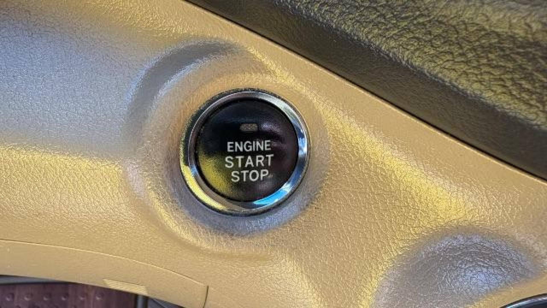 2009 Gray Toyota Highlander Limited 2WD (JTEDS42A392) with an 3.5L V6 DOHC 24V engine, 5-Speed Automatic transmission, located at 1806 Veterans Memorial Hwy SW, Austell, GA, 30168, (770) 944-9558, 33.817959, -84.606987 - Photo#14