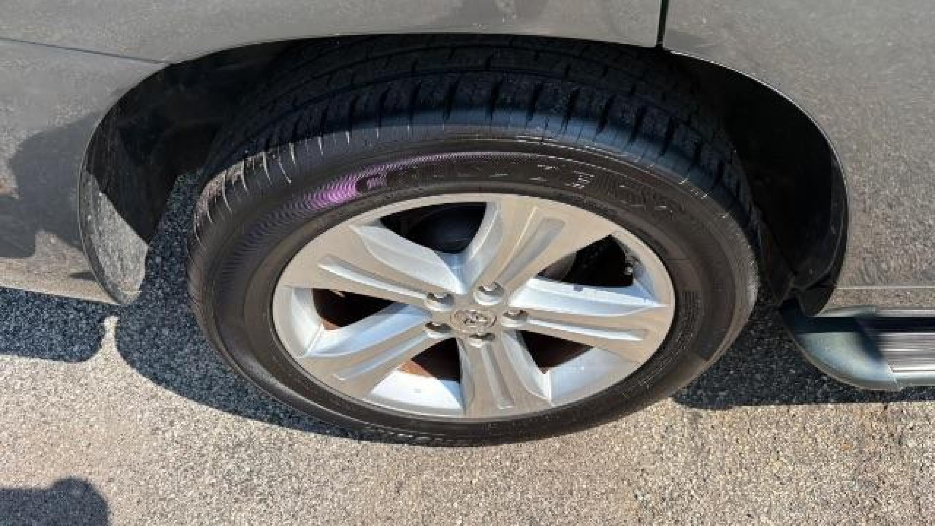 2009 Gray Toyota Highlander Limited 2WD (JTEDS42A392) with an 3.5L V6 DOHC 24V engine, 5-Speed Automatic transmission, located at 1806 Veterans Memorial Hwy SW, Austell, GA, 30168, (770) 944-9558, 33.817959, -84.606987 - Photo#16