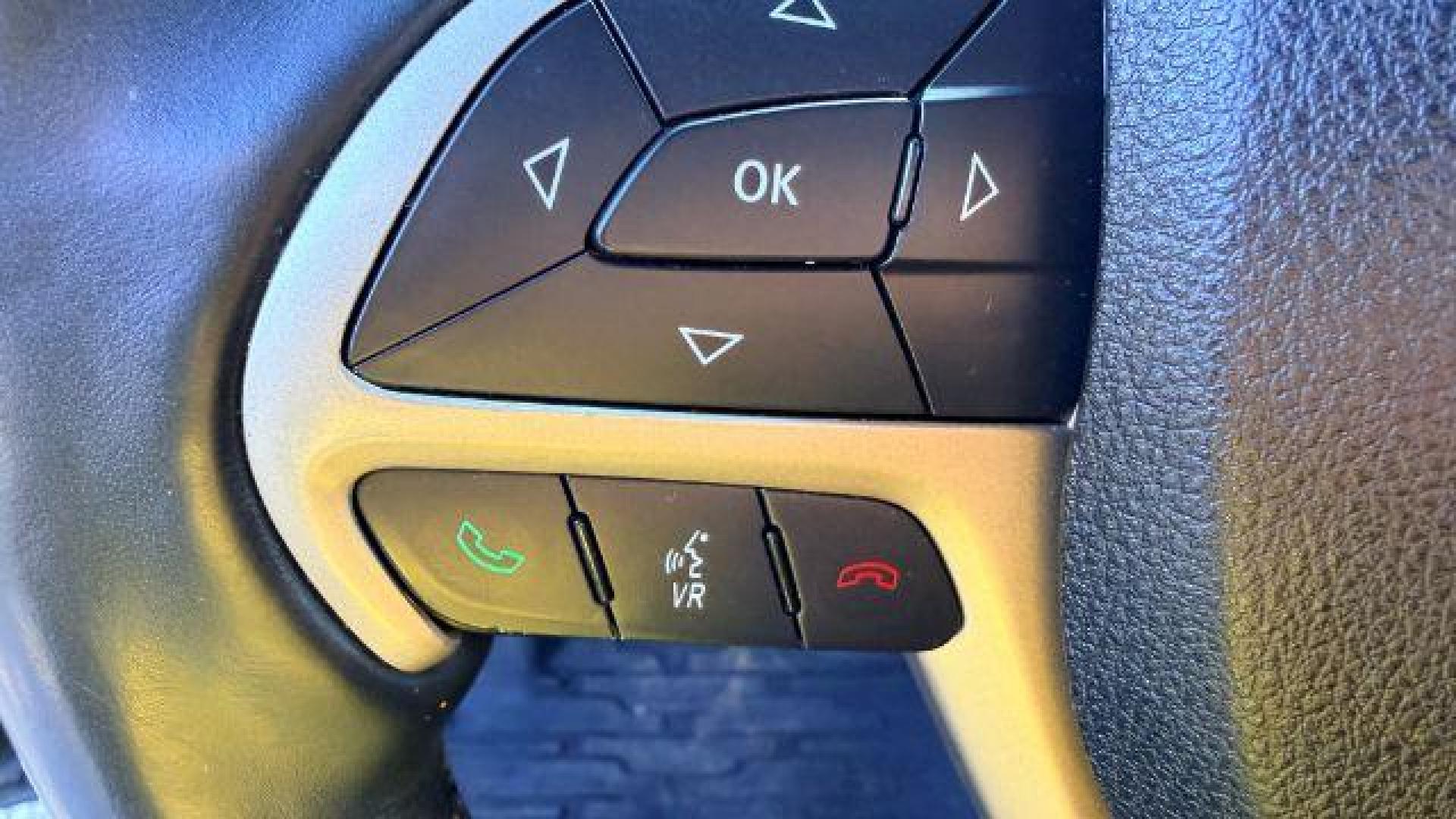 2015 Black Jeep Grand Cherokee Limited 2WD (1C4RJEBG4FC) with an 3.6L V6 DOHC 24V engine, 8-Speed Automatic transmission, located at 1806 Veterans Memorial Hwy SW, Austell, GA, 30168, (770) 944-9558, 33.817959, -84.606987 - Photo#12