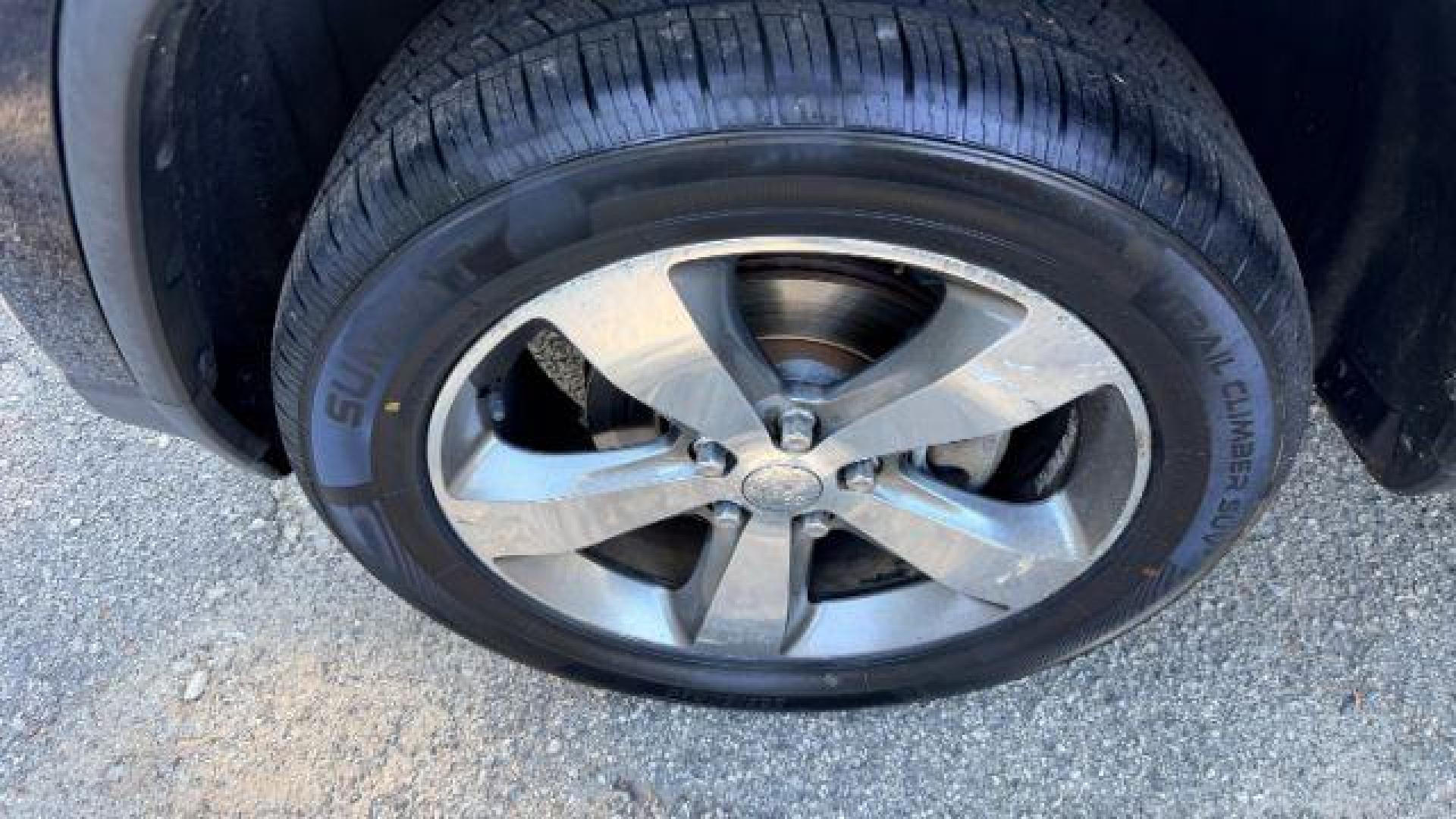 2015 Black Jeep Grand Cherokee Limited 2WD (1C4RJEBG4FC) with an 3.6L V6 DOHC 24V engine, 8-Speed Automatic transmission, located at 1806 Veterans Memorial Hwy SW, Austell, GA, 30168, (770) 944-9558, 33.817959, -84.606987 - Photo#15