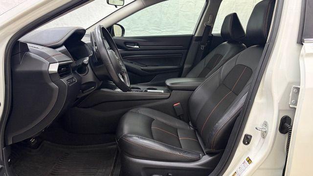 2020 White Nissan Altima SR FWD (1N4BL4CV4LN) with an 2.5L I-4 gasoline direct injection engine, located at 1806 Veterans Memorial Hwy SW, Austell, GA, 30168, (770) 944-9558, 33.817959, -84.606987 - Photo#11