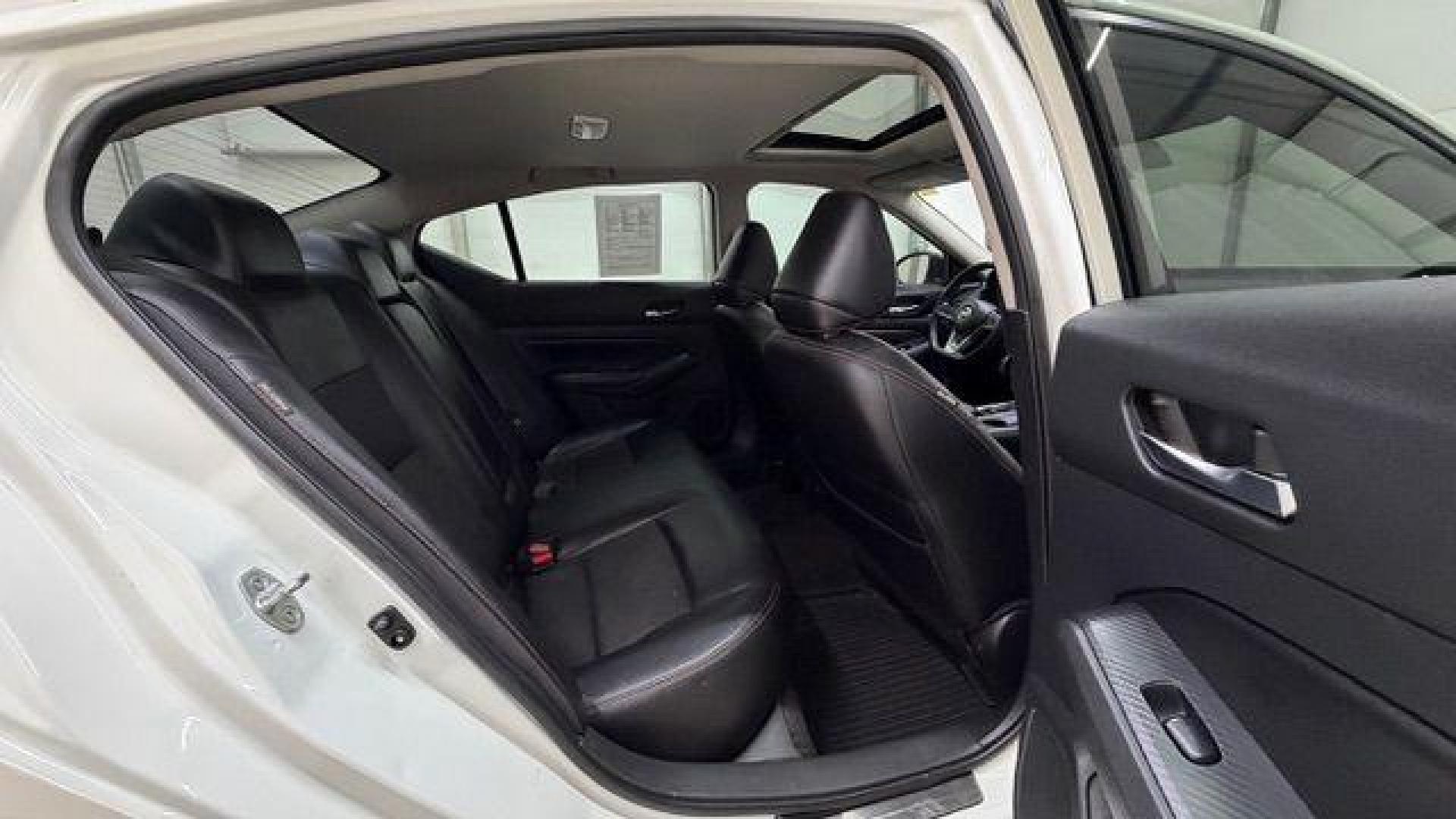 2020 White Nissan Altima SR FWD (1N4BL4CV4LN) with an 2.5L I-4 gasoline direct injection engine, located at 1806 Veterans Memorial Hwy SW, Austell, GA, 30168, (770) 944-9558, 33.817959, -84.606987 - Photo#16