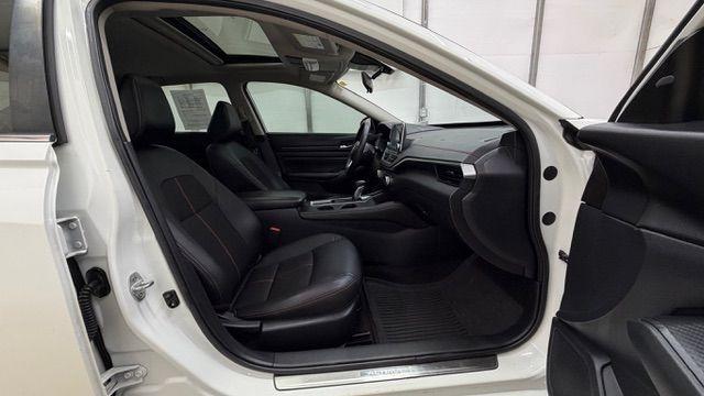 2020 White Nissan Altima SR FWD (1N4BL4CV4LN) with an 2.5L I-4 gasoline direct injection engine, located at 1806 Veterans Memorial Hwy SW, Austell, GA, 30168, (770) 944-9558, 33.817959, -84.606987 - Photo#17