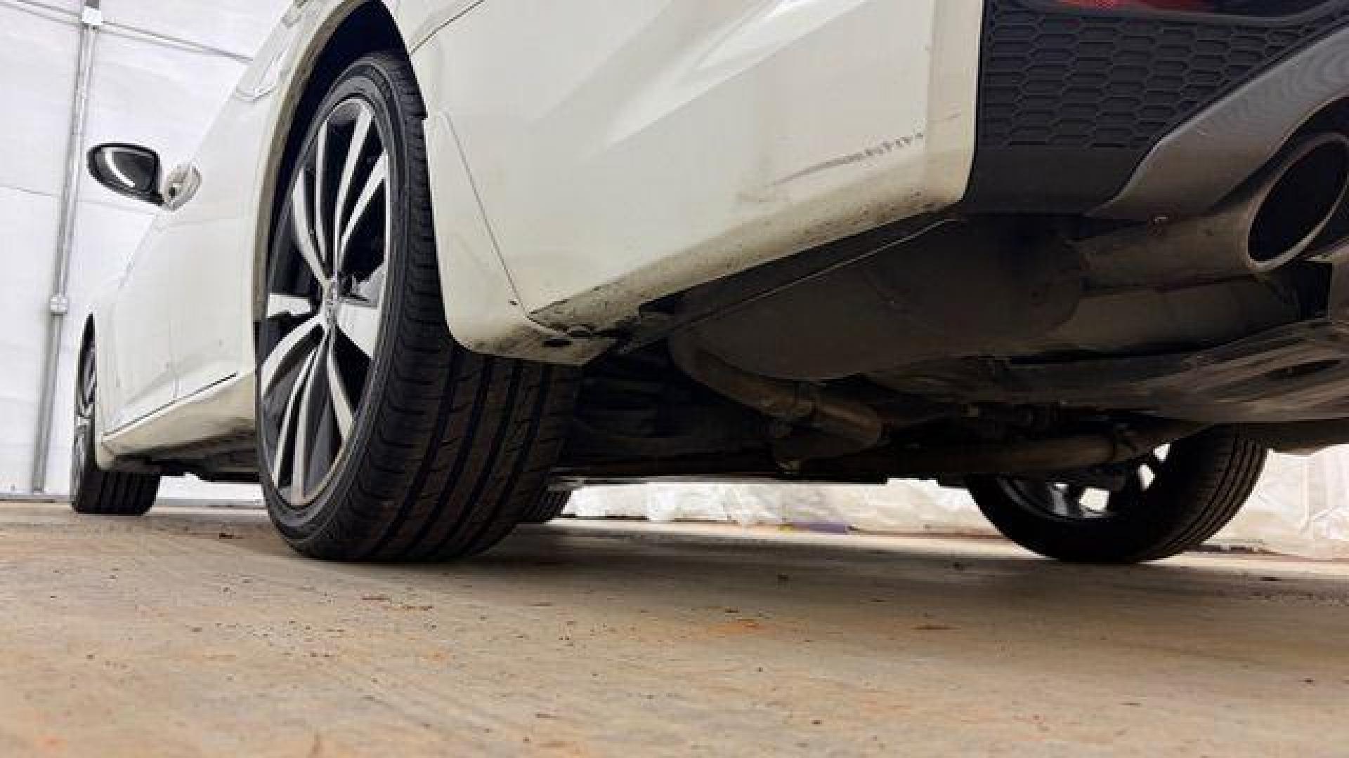 2020 White Nissan Altima SR FWD (1N4BL4CV4LN) with an 2.5L I-4 gasoline direct injection engine, located at 1806 Veterans Memorial Hwy SW, Austell, GA, 30168, (770) 944-9558, 33.817959, -84.606987 - Photo#21