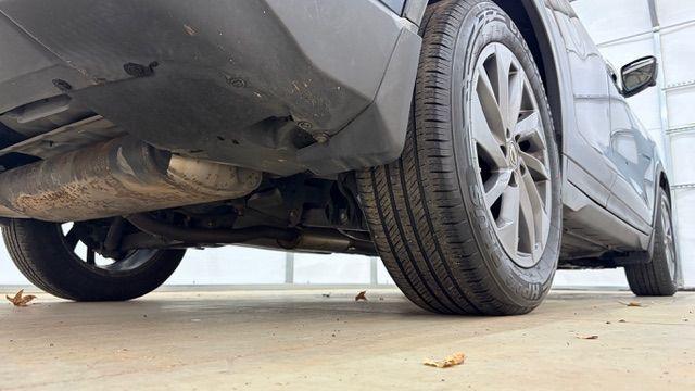 2016 Blue Nissan Rogue SL (5N1AT2MT2GC) with an 2.5L I-4 DOHC engine, located at 1806 Veterans Memorial Hwy SW, Austell, GA, 30168, (770) 944-9558, 33.817959, -84.606987 - Photo#20