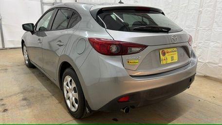 2015 Silver Mazda Mazda3 Hatchback i Sport (3MZBM1K79FM) with an SKYACTIV-G 2L I-4 gasoline direct injection engine, located at 1806 Veterans Memorial Hwy SW, Austell, GA, 30168, (770) 944-9558, 33.817959, -84.606987 - Photo#3