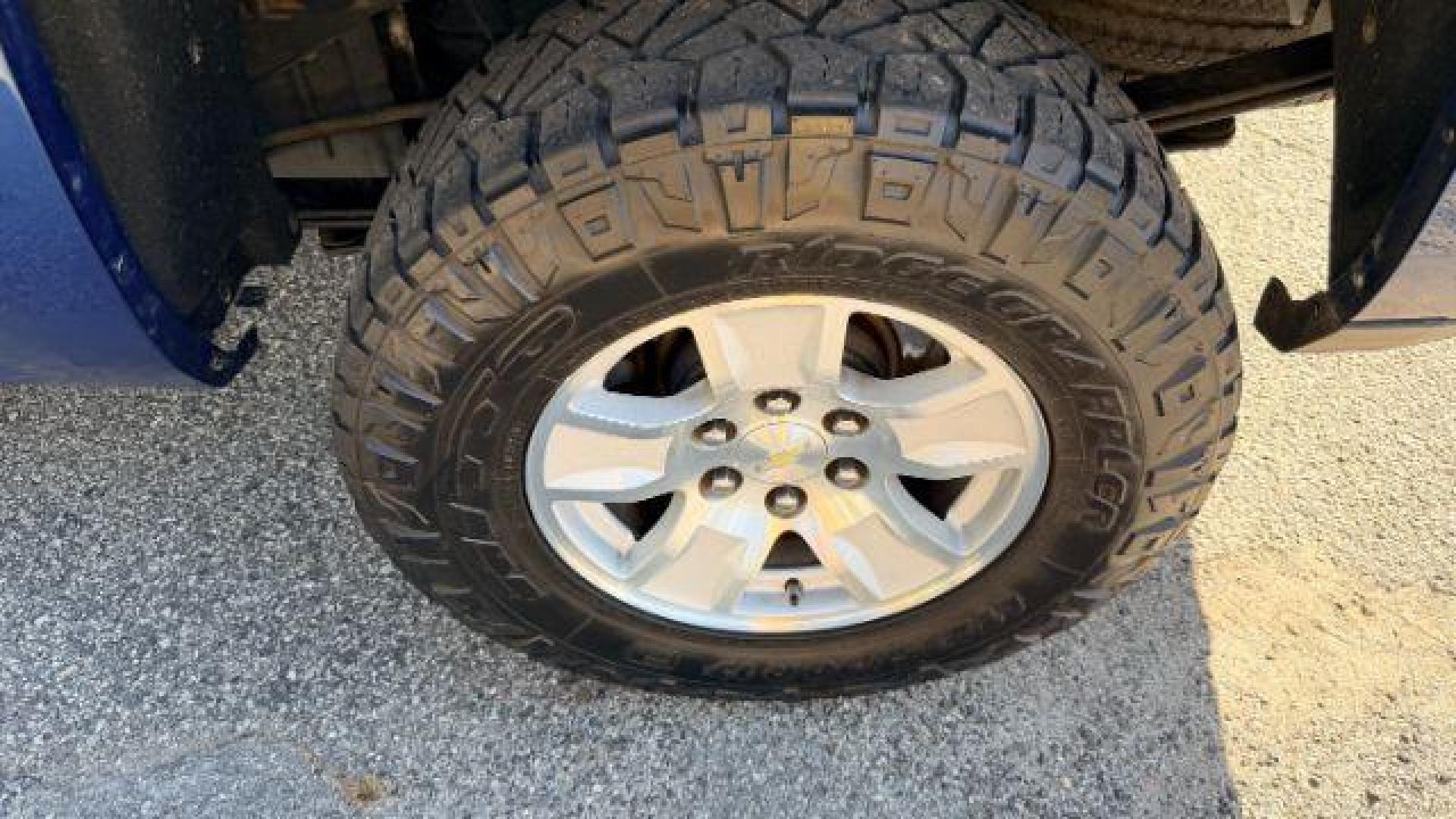 2017 BLUE Chevrolet Silverado 1500 1LT (1GCVKREH7HZ) , located at 1806 Veterans Memorial Hwy SW, Austell, GA, 30168, (770) 944-9558, 33.817959, -84.606987 - Photo#19