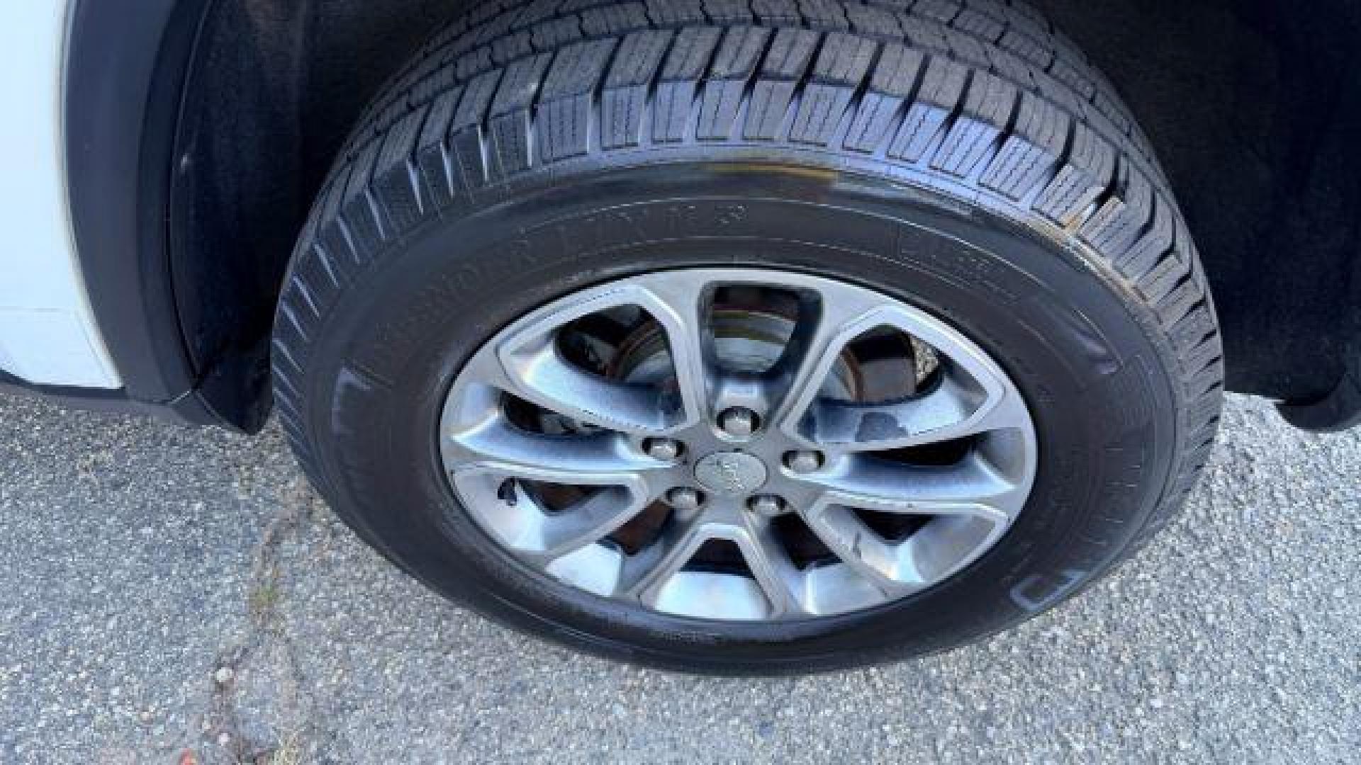 2014 White Jeep Grand Cherokee Limited (1C4RJEBG8EC) , located at 1806 Veterans Memorial Hwy SW, Austell, GA, 30168, (770) 944-9558, 33.817959, -84.606987 - Photo#18