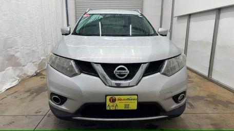 2014 Silver Nissan Rogue SL (5N1AT2MV8EC) with an 2.5L I-4 DOHC engine, located at 1806 Veterans Memorial Hwy SW, Austell, GA, 30168, (770) 944-9558, 33.817959, -84.606987 - Photo#9