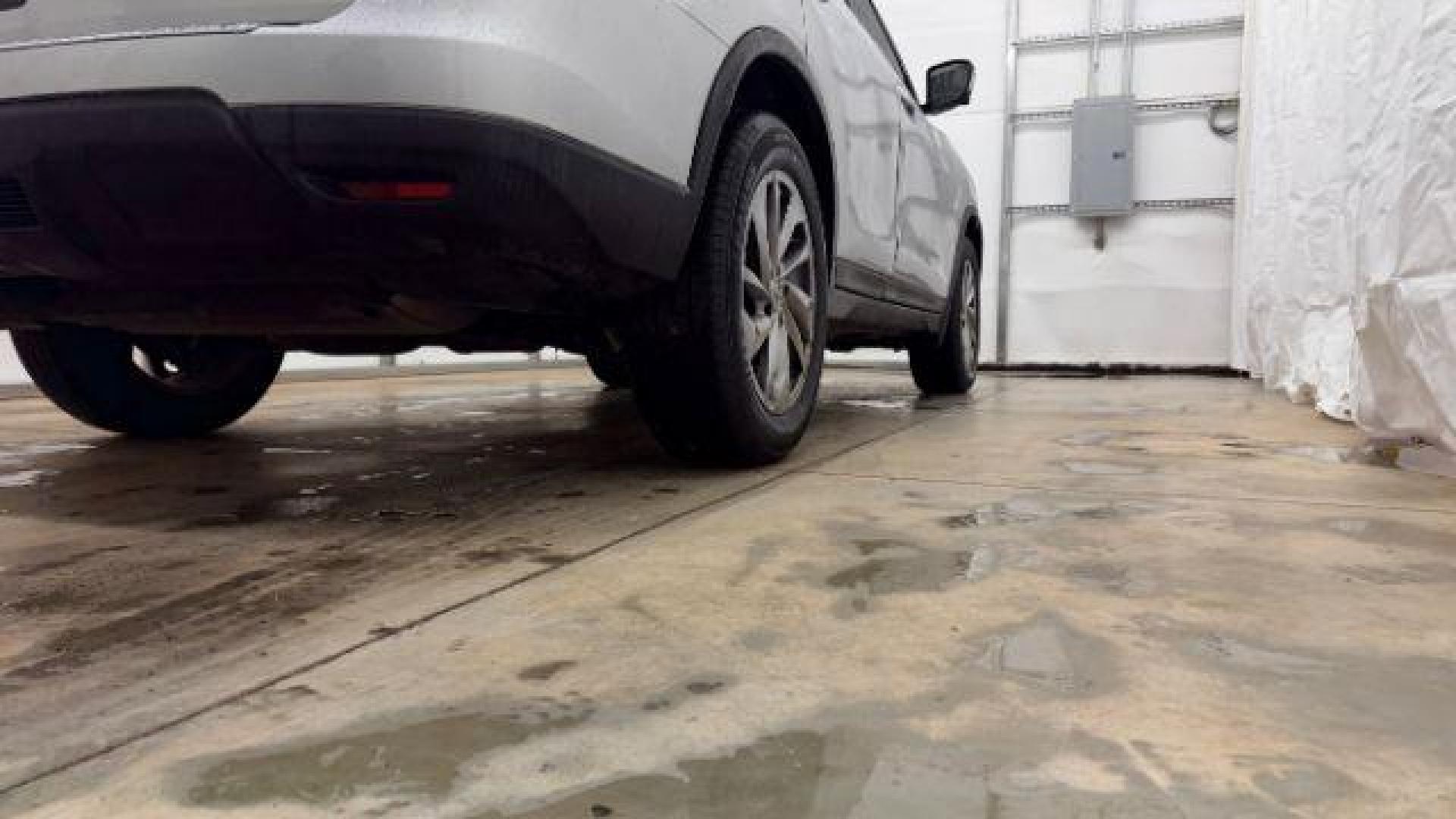 2014 Silver Nissan Rogue SL (5N1AT2MV8EC) with an 2.5L I-4 DOHC engine, located at 1806 Veterans Memorial Hwy SW, Austell, GA, 30168, (770) 944-9558, 33.817959, -84.606987 - Photo#22