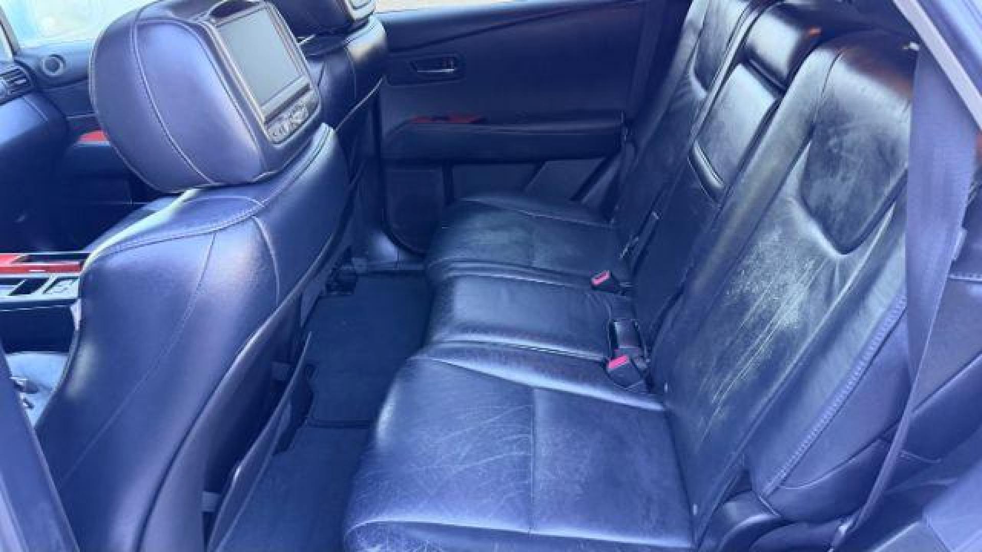 2011 White Lexus RX 350 FWD (2T2ZK1BA2BC) with an 3.5L engine, Automatic transmission, located at 1806 Veterans Memorial Hwy SW, Austell, GA, 30168, (770) 944-9558, 33.817959, -84.606987 - Photo#7