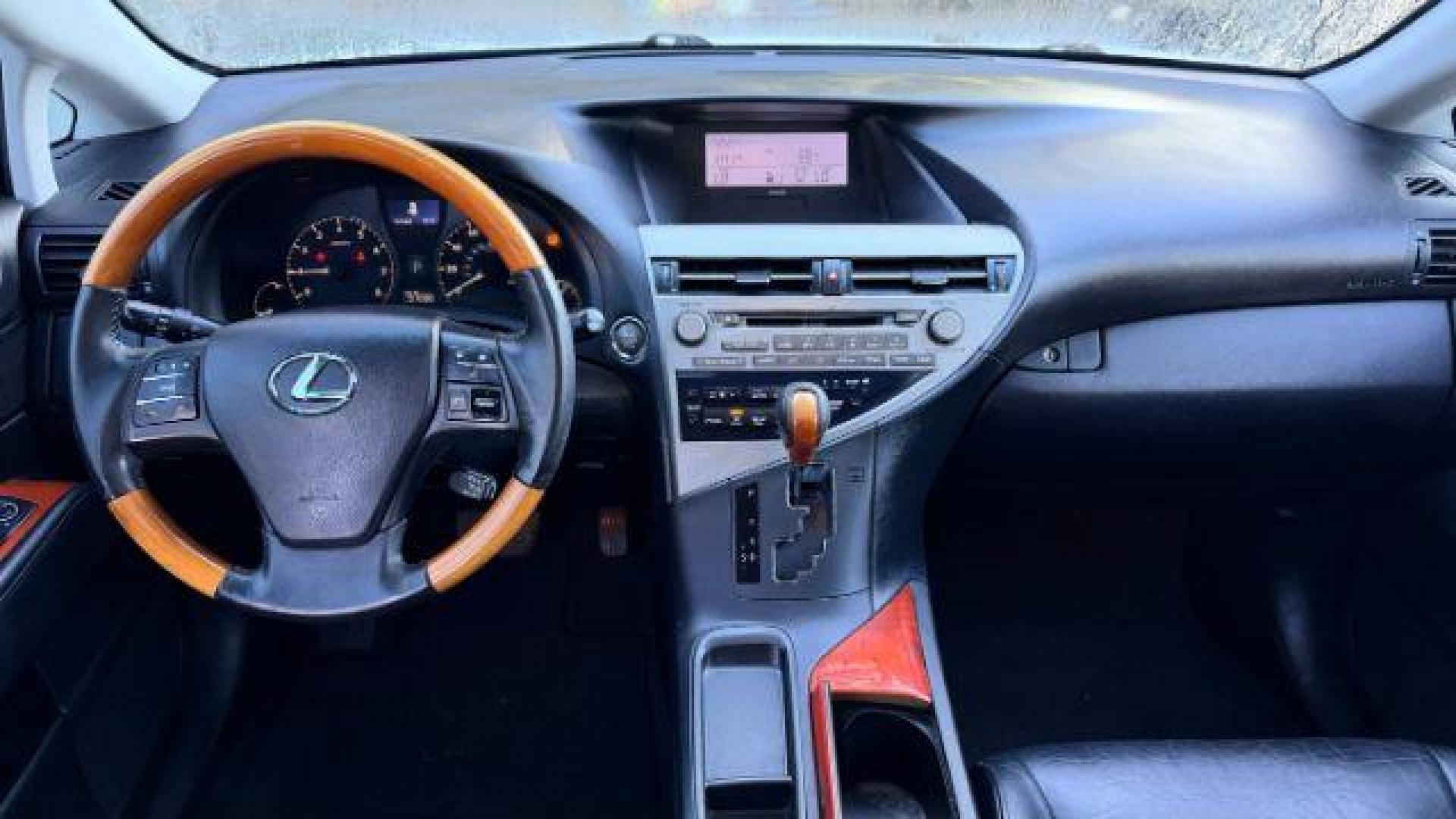 2011 White Lexus RX 350 FWD (2T2ZK1BA2BC) with an 3.5L engine, Automatic transmission, located at 1806 Veterans Memorial Hwy SW, Austell, GA, 30168, (770) 944-9558, 33.817959, -84.606987 - Photo#9