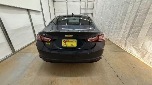 2020 Gray Chevrolet Malibu FWD LT (1G1ZD5ST6LF) with an ECOTEC 1.5L I-4 gasoline direct injection engine, located at 1806 Veterans Memorial Hwy SW, Austell, GA, 30168, (770) 944-9558, 33.817959, -84.606987 - Photo#4