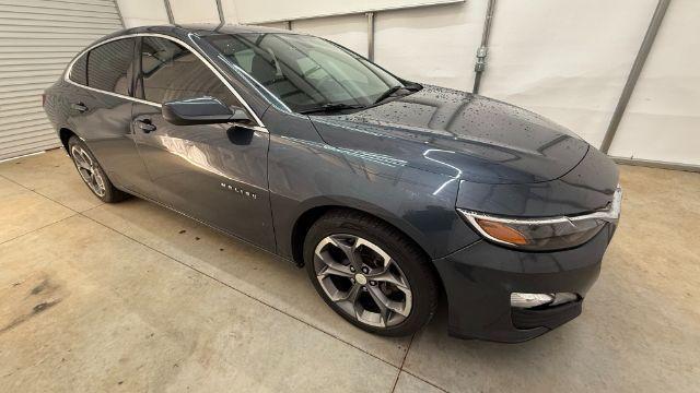 2020 Gray Chevrolet Malibu FWD LT (1G1ZD5ST6LF) with an ECOTEC 1.5L I-4 gasoline direct injection engine, located at 1806 Veterans Memorial Hwy SW, Austell, GA, 30168, (770) 944-9558, 33.817959, -84.606987 - Photo#7