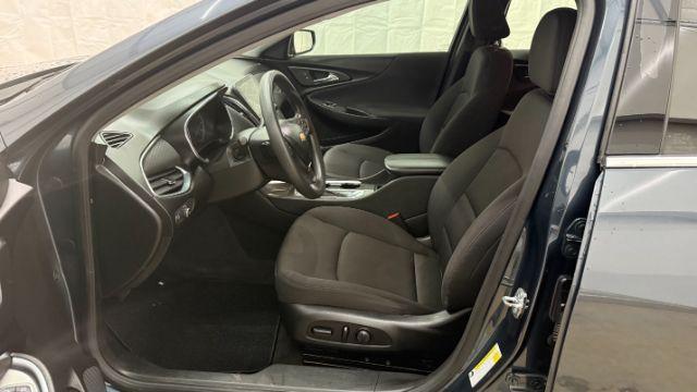 2020 Gray Chevrolet Malibu FWD LT (1G1ZD5ST6LF) with an ECOTEC 1.5L I-4 gasoline direct injection engine, located at 1806 Veterans Memorial Hwy SW, Austell, GA, 30168, (770) 944-9558, 33.817959, -84.606987 - Photo#11