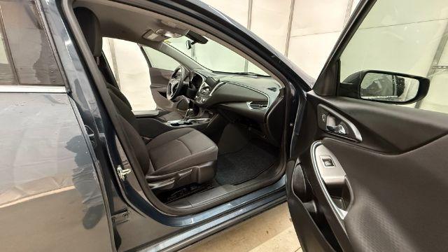 2020 Gray Chevrolet Malibu FWD LT (1G1ZD5ST6LF) with an ECOTEC 1.5L I-4 gasoline direct injection engine, located at 1806 Veterans Memorial Hwy SW, Austell, GA, 30168, (770) 944-9558, 33.817959, -84.606987 - Photo#15