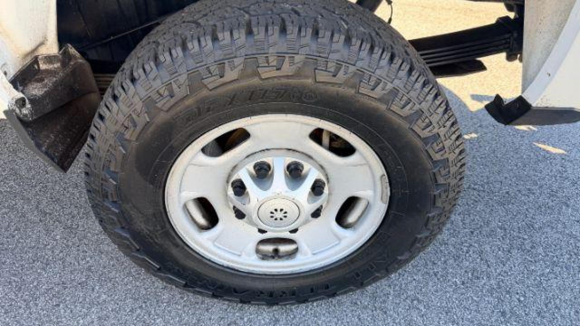 2018 White Chevrolet Silverado 2500HD WT (1GC1KUEY3JF) with an Vortec 6L V-8 variable valve control engine, located at 1806 Veterans Memorial Hwy SW, Austell, GA, 30168, (770) 944-9558, 33.817959, -84.606987 - Photo#32