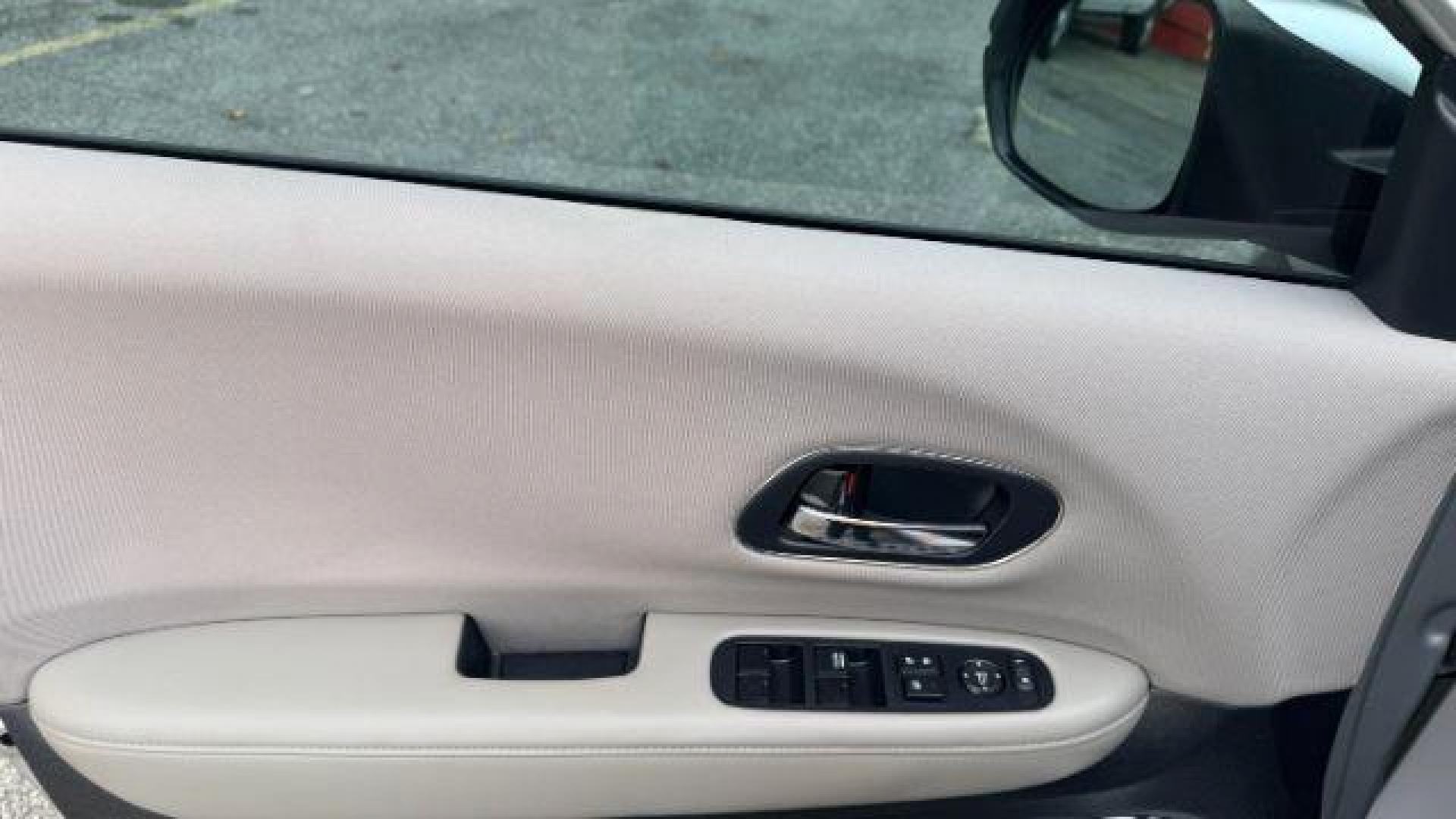 2016 Silver Honda HR-V EX (3CZRU6H53GM) with an 1.8L I-4 variable valve control engine, located at 1806 Veterans Memorial Hwy SW, Austell, GA, 30168, (770) 944-9558, 33.817959, -84.606987 - Photo#9
