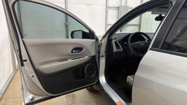 2016 Silver Honda HR-V EX (3CZRU6H53GM) with an 1.8L I-4 variable valve control engine, located at 1806 Veterans Memorial Hwy SW, Austell, GA, 30168, (770) 944-9558, 33.817959, -84.606987 - Photo#10