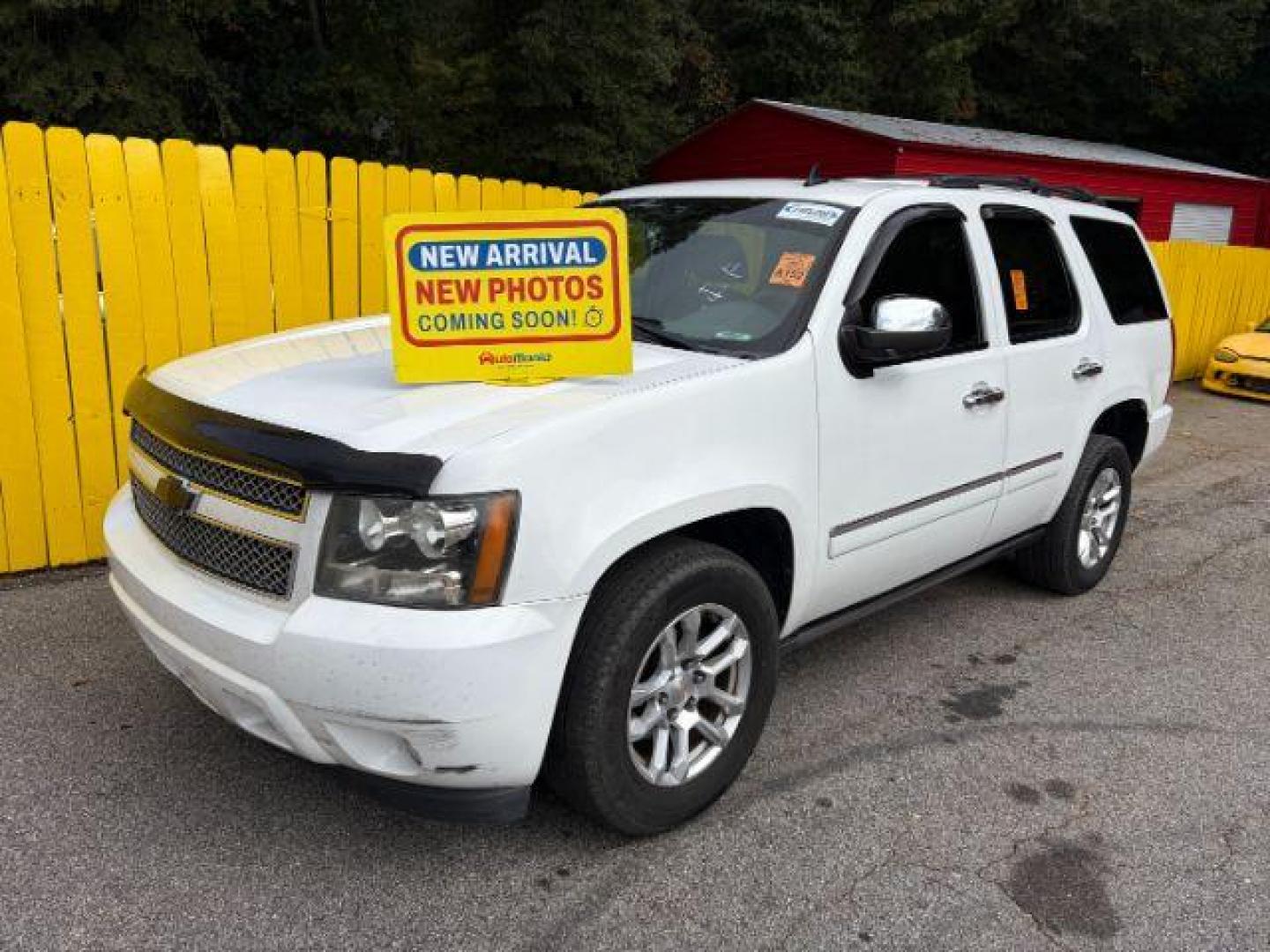 2011 White Chevrolet Tahoe LTZ (1GNSCCE0XBR) with an Vortec 5.3L V-8 variable valve control engine, located at 1806 Veterans Memorial Hwy SW, Austell, GA, 30168, (770) 944-9558, 33.817959, -84.606987 - Photo#0
