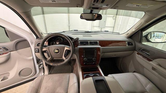 2011 White Chevrolet Tahoe LTZ (1GNSCCE0XBR) with an Vortec 5.3L V-8 variable valve control engine, located at 1806 Veterans Memorial Hwy SW, Austell, GA, 30168, (770) 944-9558, 33.817959, -84.606987 - Photo#13