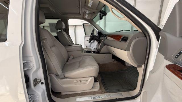 2011 White Chevrolet Tahoe LTZ (1GNSCCE0XBR) with an Vortec 5.3L V-8 variable valve control engine, located at 1806 Veterans Memorial Hwy SW, Austell, GA, 30168, (770) 944-9558, 33.817959, -84.606987 - Photo#18