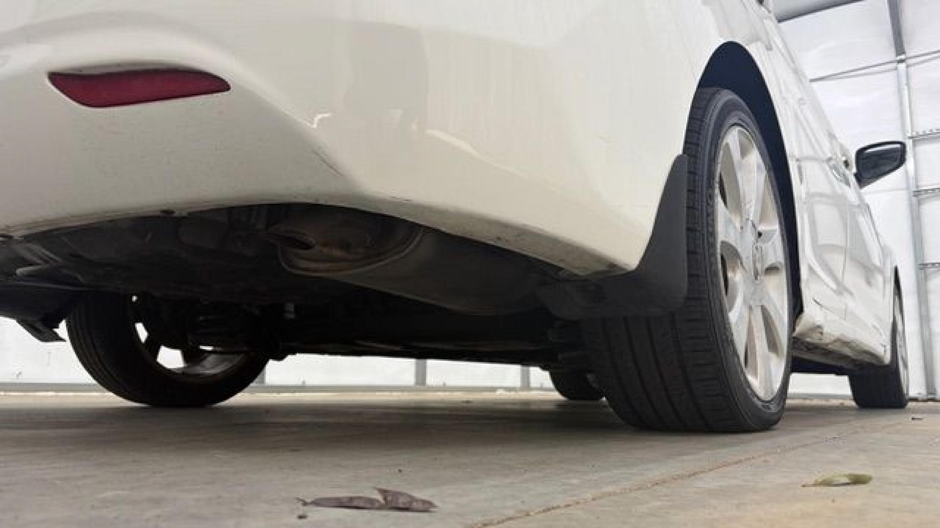 2013 White Hyundai Elantra Limited (5NPDH4AE2DH) with an 1.8L I-4 DOHC engine, located at 1806 Veterans Memorial Hwy SW, Austell, GA, 30168, (770) 944-9558, 33.817959, -84.606987- Photo#21