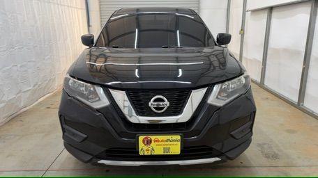 2017 Black Nissan Rogue S (JN8AT2MT7HW) with an 2.5L I-4 DOHC engine, located at 1806 Veterans Memorial Hwy SW, Austell, GA, 30168, (770) 944-9558, 33.817959, -84.606987 - Photo#9
