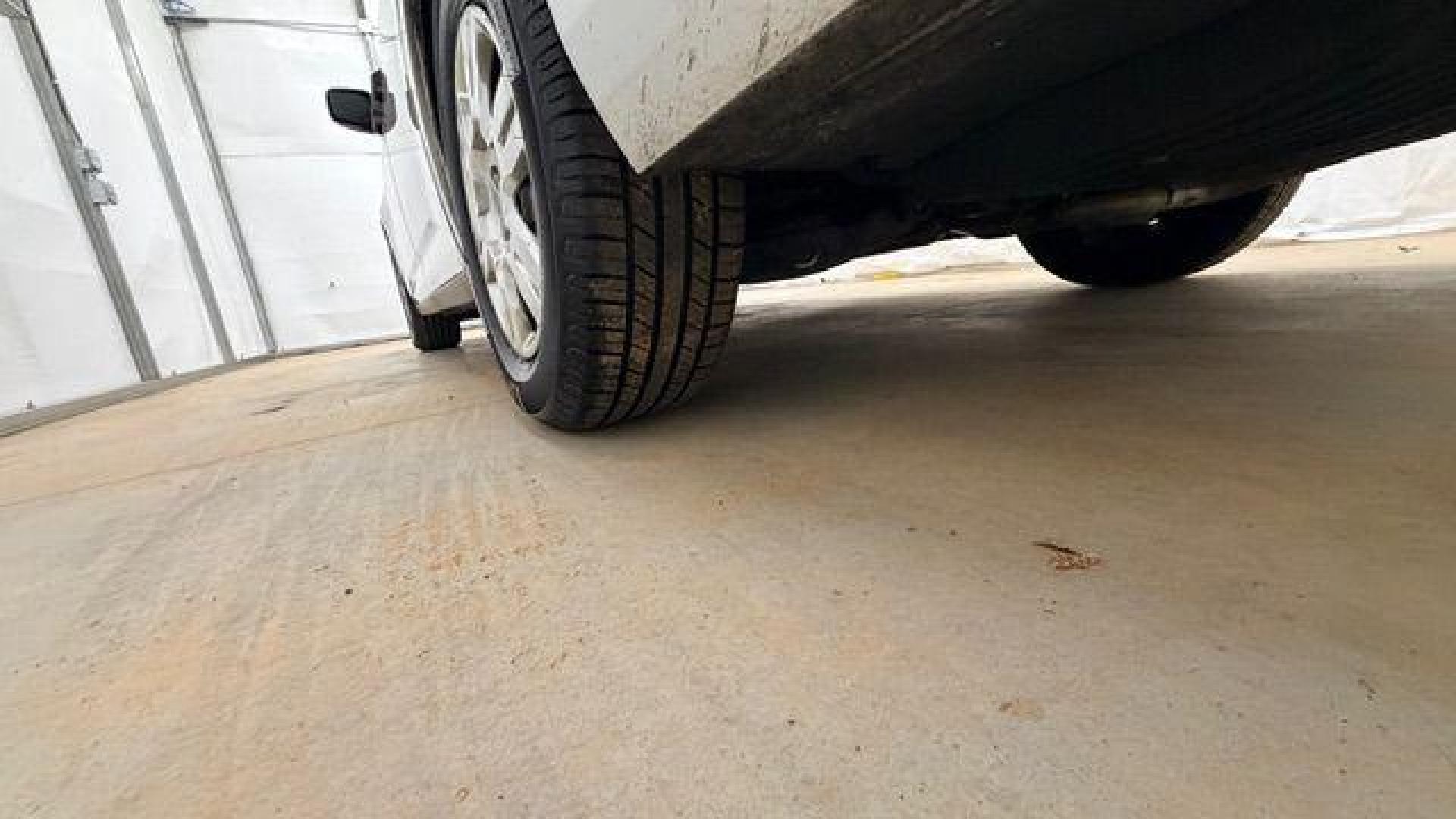 2013 Silver Honda Odyssey LX (5FNRL5H24DB) with an 3.5L V-6 i-VTEC variable valve control engine, located at 1806 Veterans Memorial Hwy SW, Austell, GA, 30168, (770) 944-9558, 33.817959, -84.606987 - Photo#19