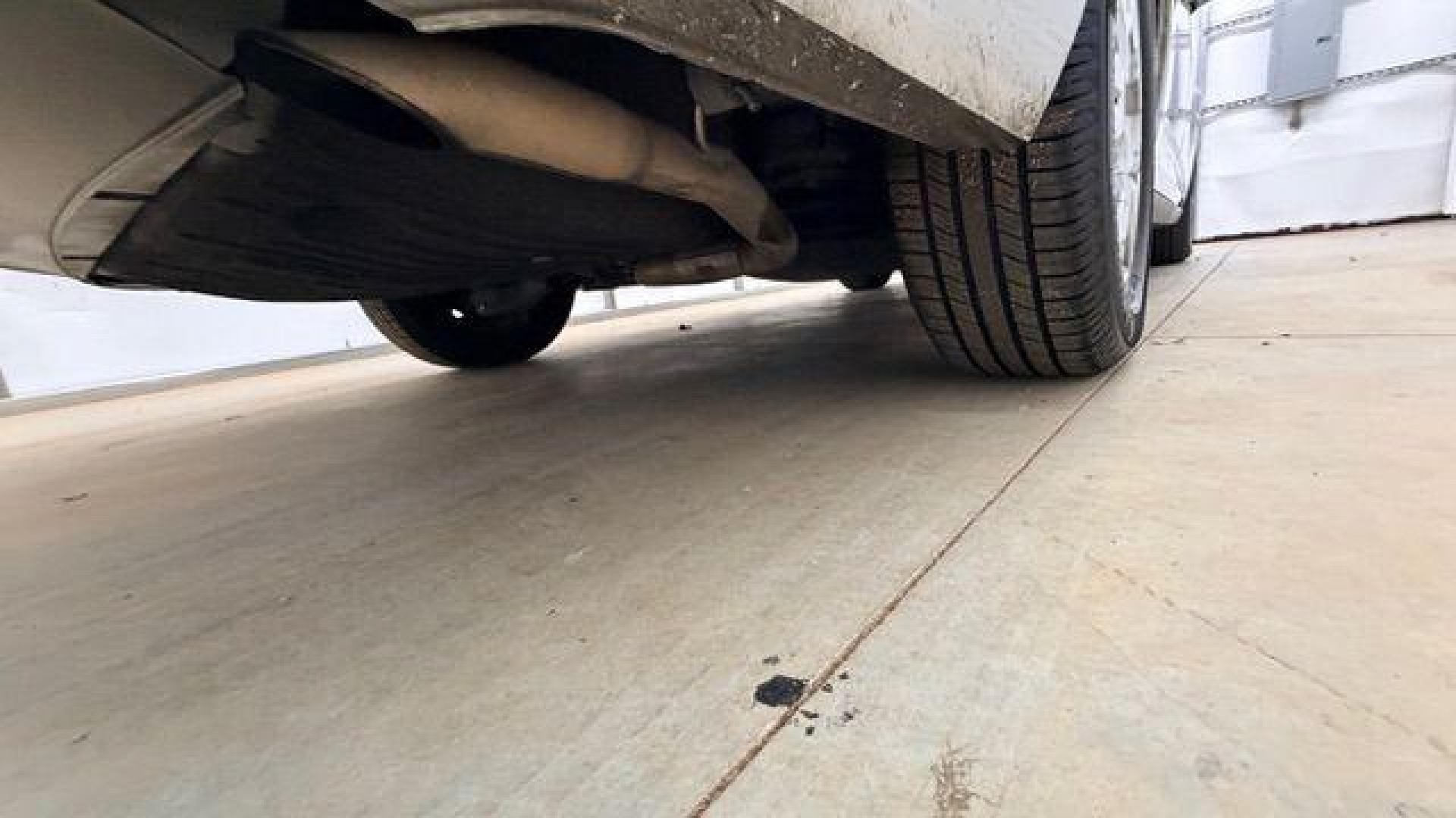 2013 Silver Honda Odyssey LX (5FNRL5H24DB) with an 3.5L V-6 i-VTEC variable valve control engine, located at 1806 Veterans Memorial Hwy SW, Austell, GA, 30168, (770) 944-9558, 33.817959, -84.606987 - Photo#20