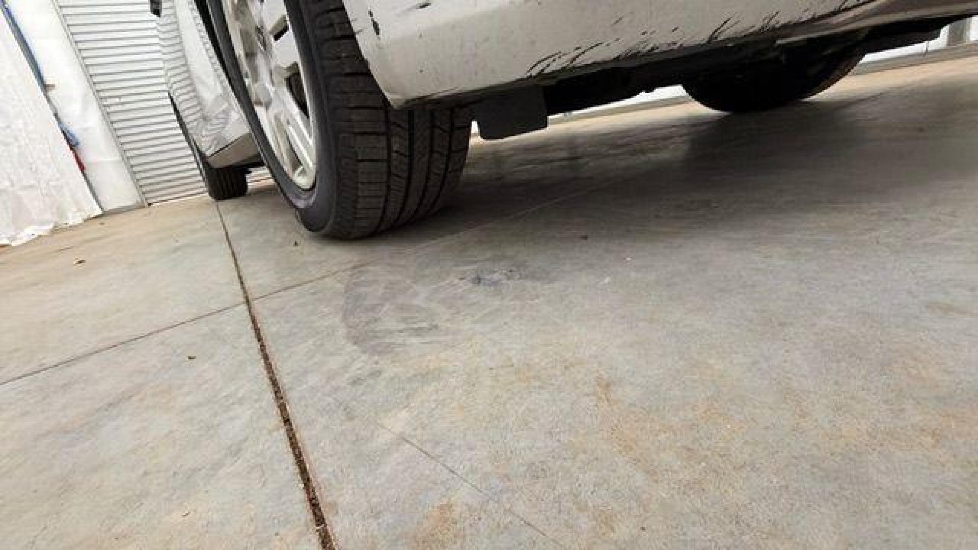 2013 Silver Honda Odyssey LX (5FNRL5H24DB) with an 3.5L V-6 i-VTEC variable valve control engine, located at 1806 Veterans Memorial Hwy SW, Austell, GA, 30168, (770) 944-9558, 33.817959, -84.606987 - Photo#21