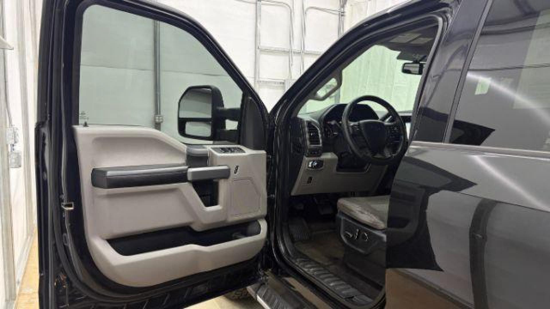 2015 Black Ford F-150 XLT (1FTEW1EG9FF) with an EcoBoost 3.5L V-6 gasoline direct injection engine, located at 1806 Veterans Memorial Hwy SW, Austell, GA, 30168, (770) 944-9558, 33.817959, -84.606987 - Photo#12
