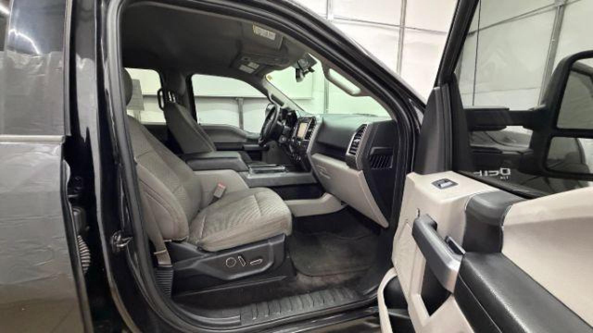2015 Black Ford F-150 XLT (1FTEW1EG9FF) with an EcoBoost 3.5L V-6 gasoline direct injection engine, located at 1806 Veterans Memorial Hwy SW, Austell, GA, 30168, (770) 944-9558, 33.817959, -84.606987 - Photo#19
