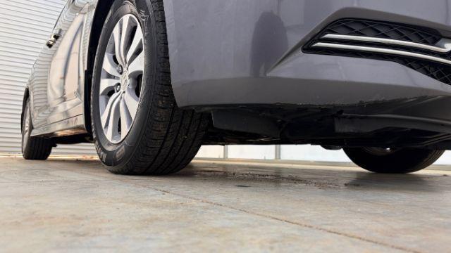 2016 Gray Honda Odyssey SE (5FNRL5H32GB) with an 3.5L V-6 i-VTEC variable valve control engine, located at 1806 Veterans Memorial Hwy SW, Austell, GA, 30168, (770) 944-9558, 33.817959, -84.606987 - Photo#19