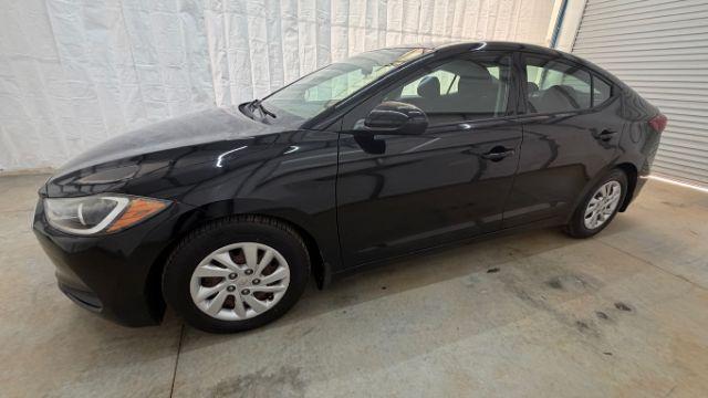 2018 Black Hyundai Elantra SE (5NPD74LF1JH) with an Nu 2L I-4 DOHC engine, located at 1806 Veterans Memorial Hwy SW, Austell, GA, 30168, (770) 944-9558, 33.817959, -84.606987 - Photo#1